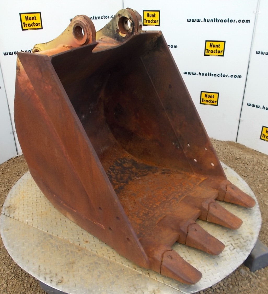 Hunt Tractor Used 34" Komatsu PC1205 PinOn Excavator Bucket For Sale