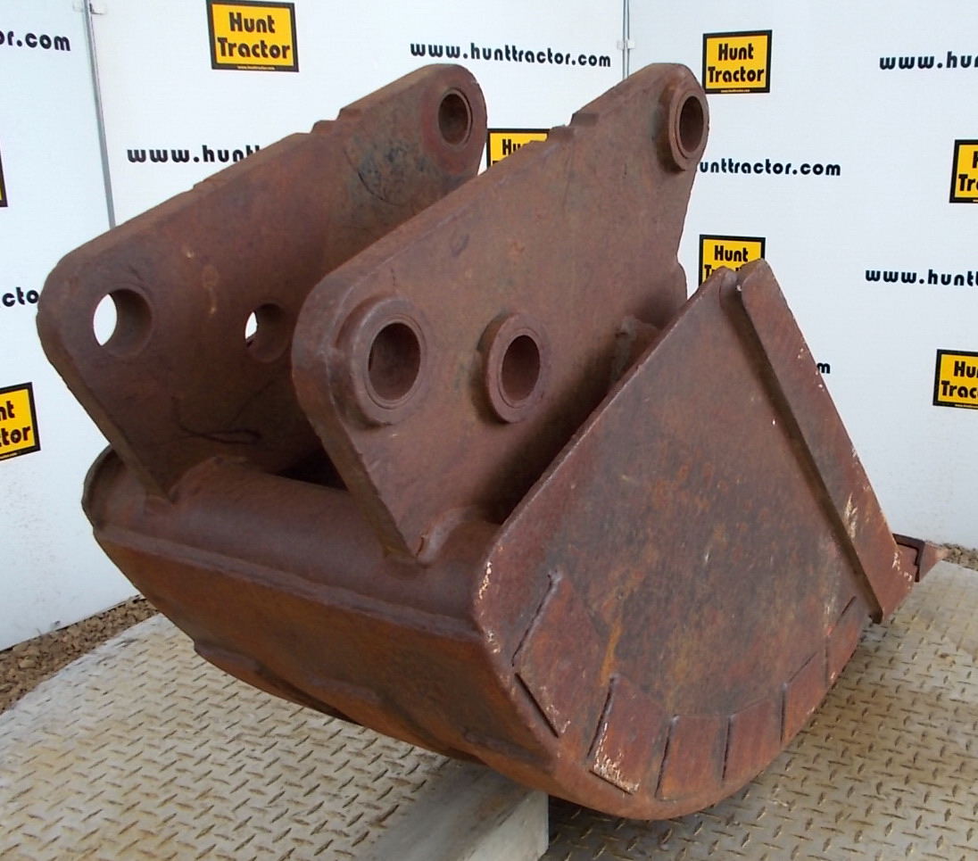 Used 18" New Holland LB90 PinOn Backhoe Bucket For Sale