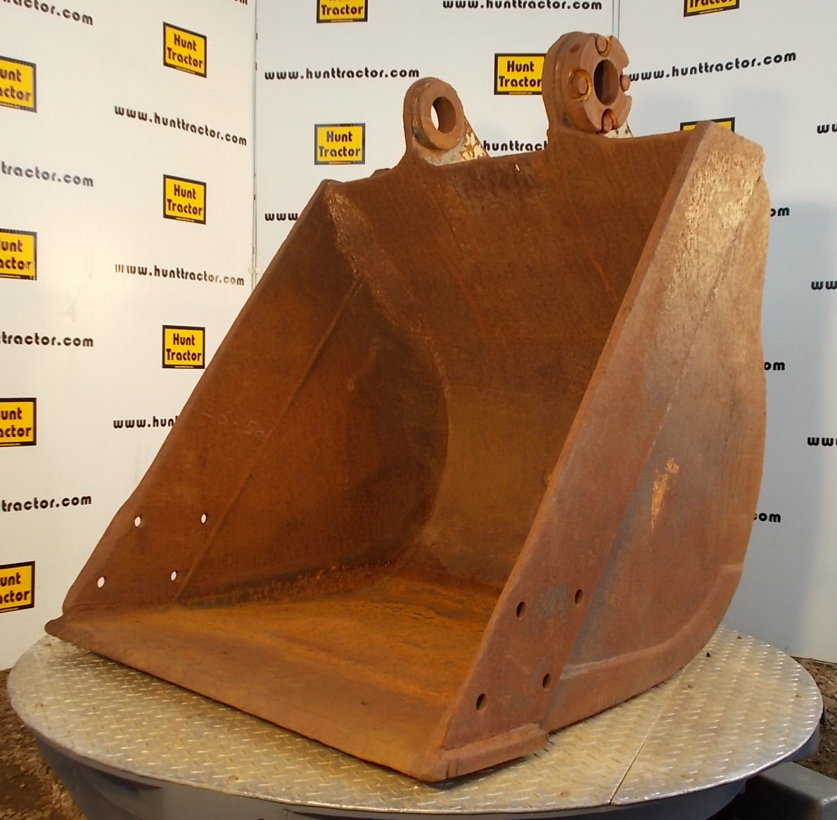 Used 42" Komatsu PC200LC7 PinOn Excavator Bucket For Sale