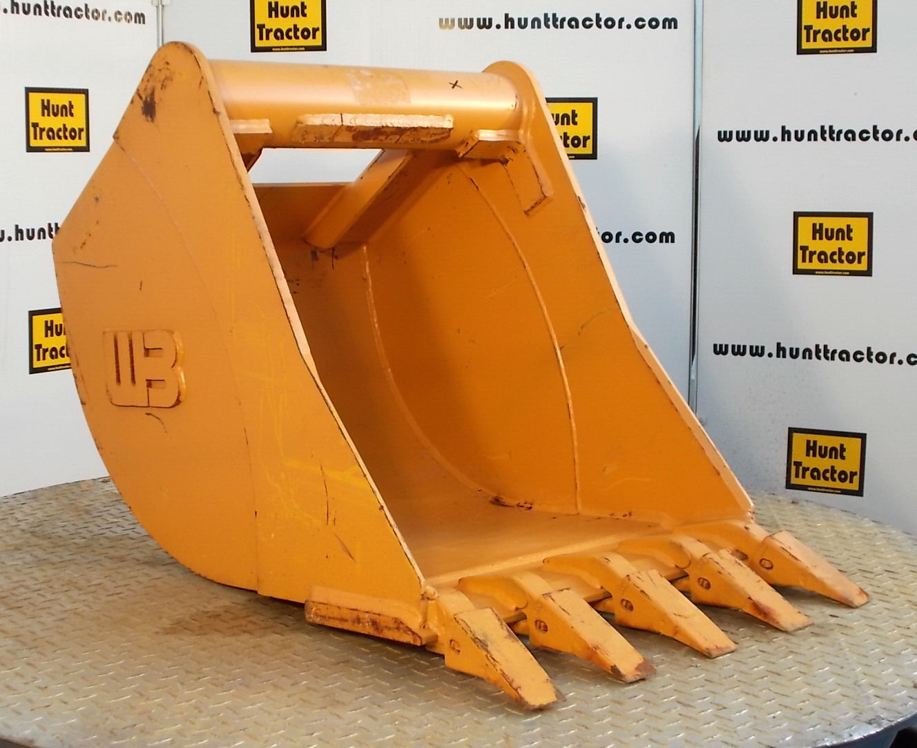 New 24" 1/4 Yd WainRoy Backhoe Bucket For Sale