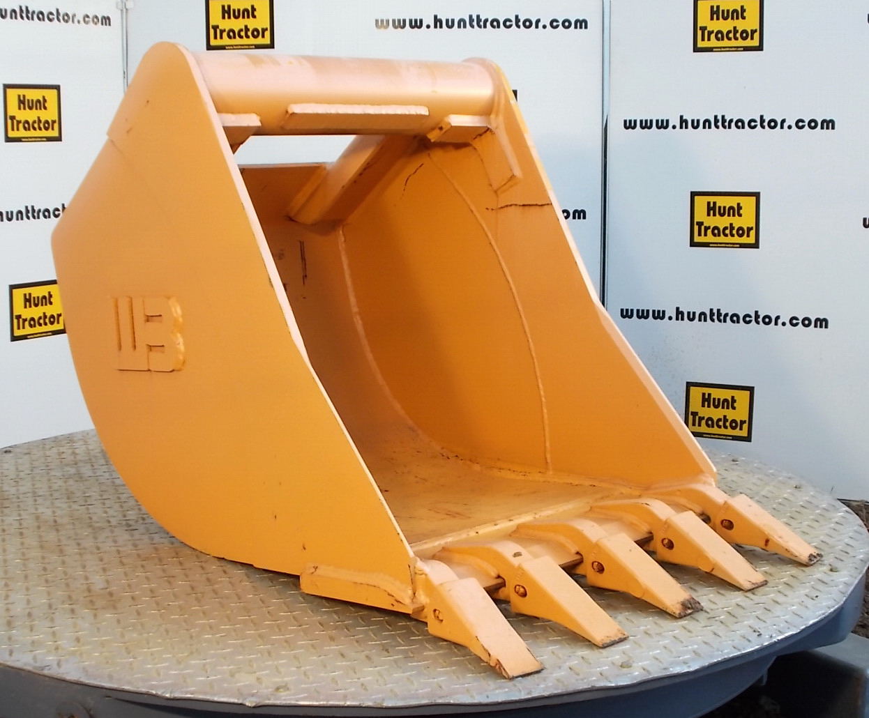 New 24" 1/4 Yd WainRoy Backhoe Bucket For Sale