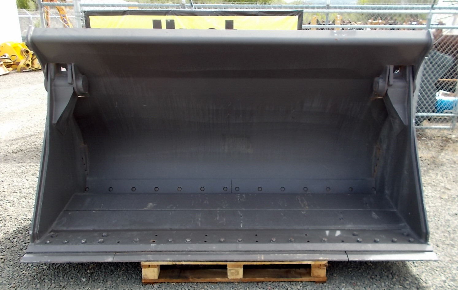 New 104" Volvo L70 Quick Change 41 Loader Bucket For Sale