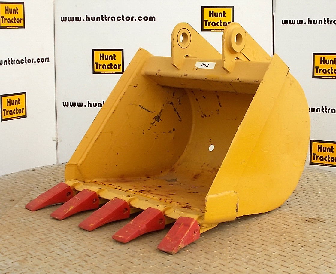 Used 24" Bobcat 811 PinOn Backhoe Bucket For Sale