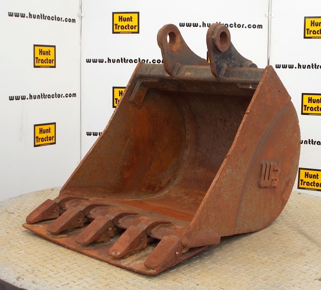 Used 24" Gehl GE502 PinOn MiniExcavator Bucket For Sale