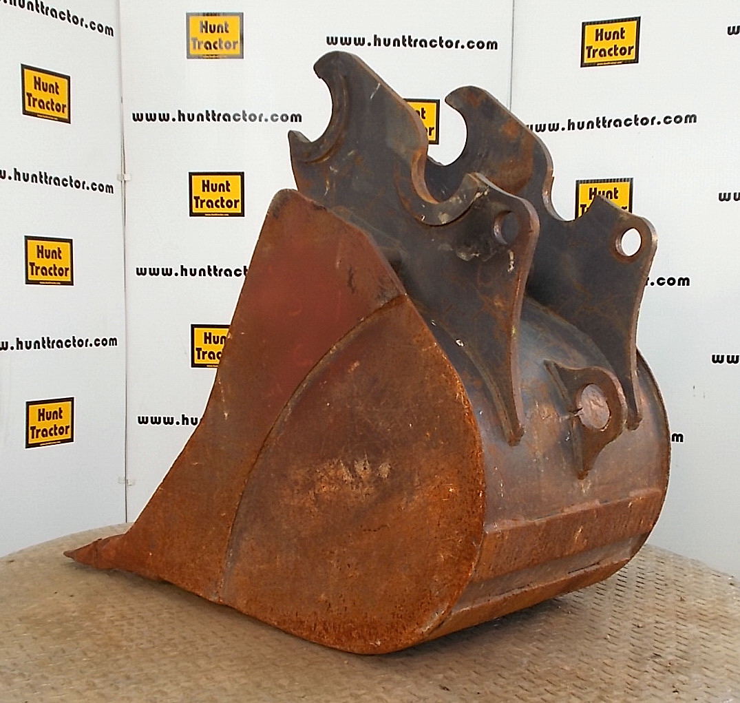 Hunt Tractor Used 24" Kubota KX0803 Kubota Wedge Excavator Bucket