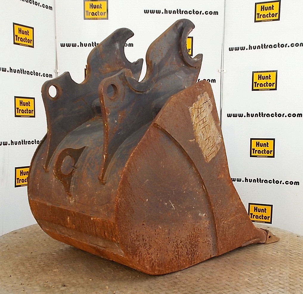 Hunt Tractor Used 24" Kubota KX0803 Kubota Wedge Excavator Bucket