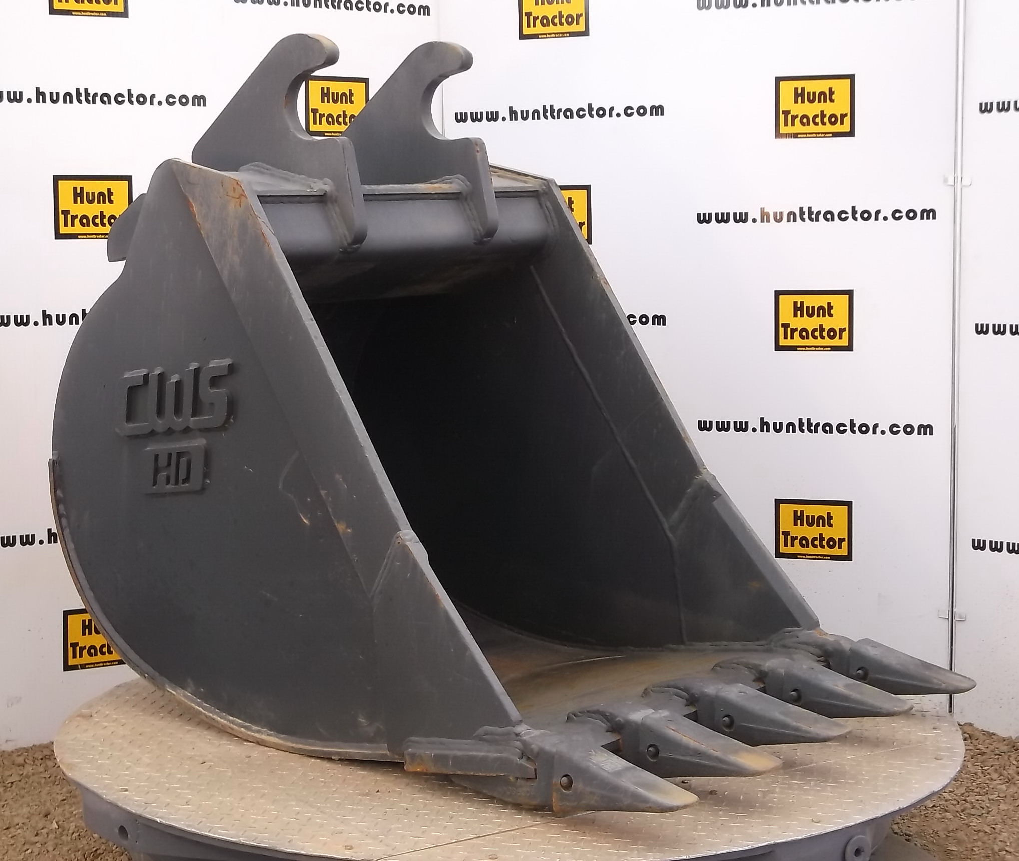 Hunt Tractor New 36" CWS Wedge Excavator Bucket For Sale