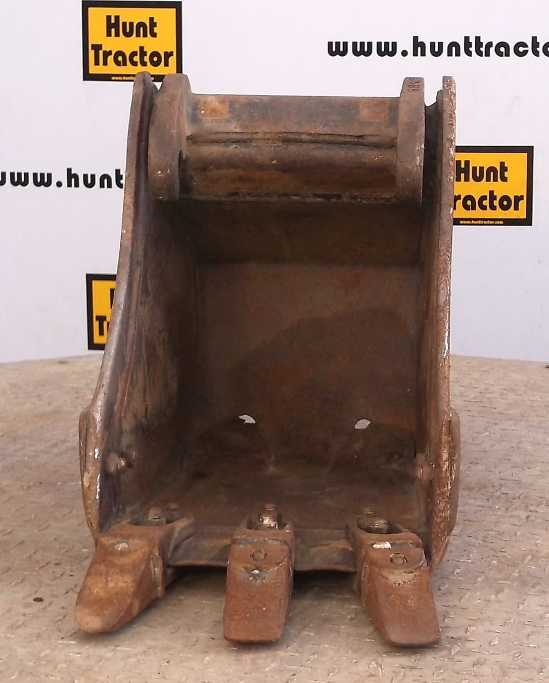 Hunt Tractor Used 13" Bobcat 325 Bobcat XChange Class II Mini