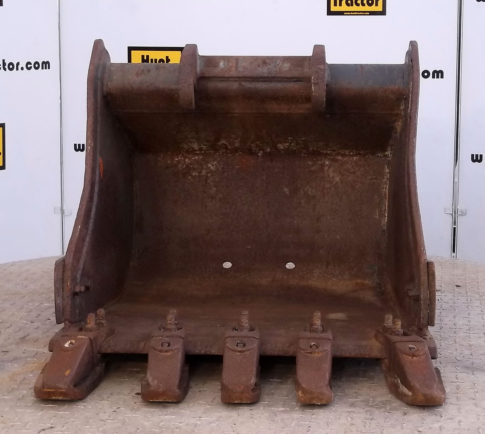 Hunt Tractor Used 24" Bobcat 335 Bobcat XChange Class III Mini