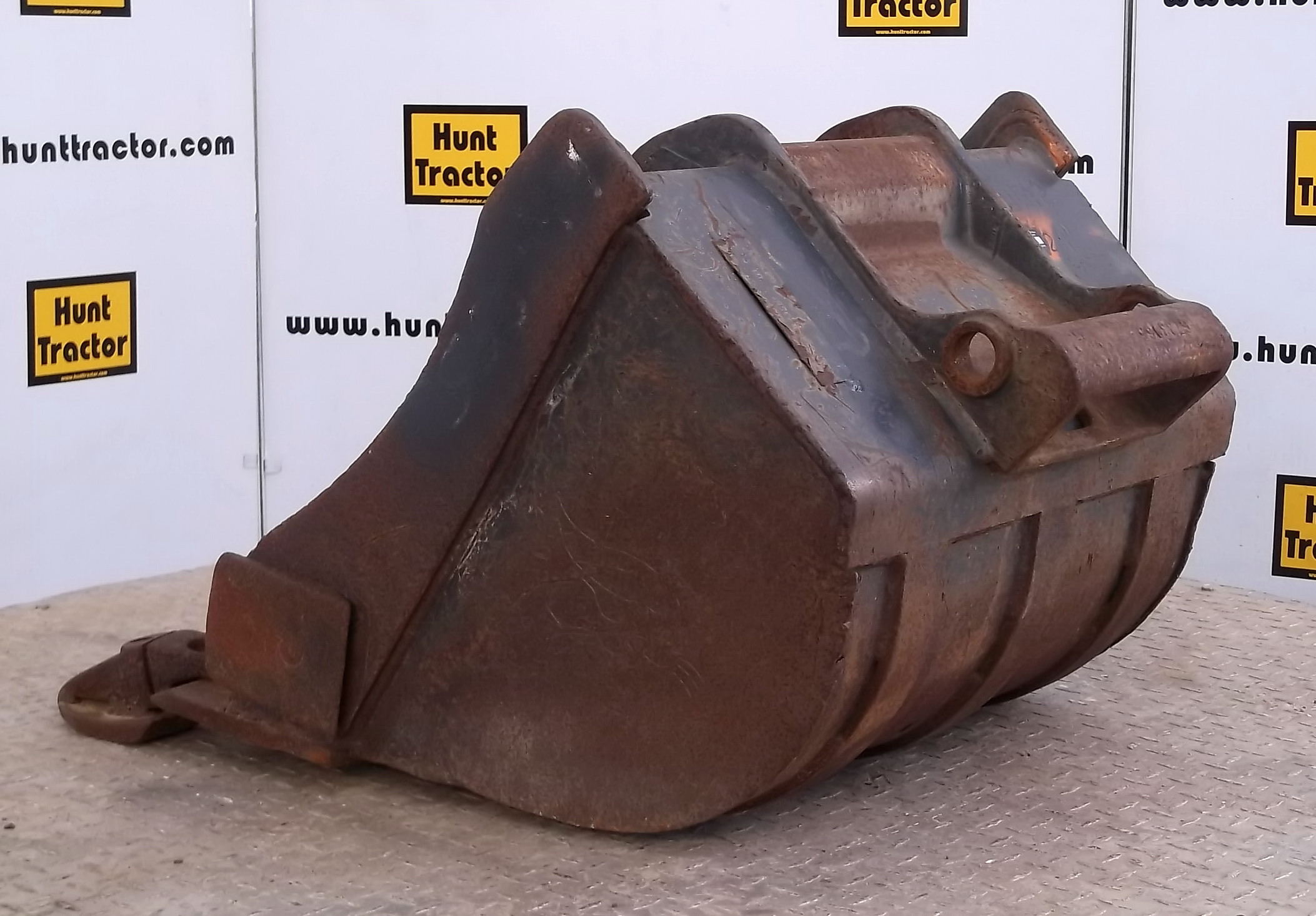 Hunt Tractor Used 24" Bobcat 335 Bobcat XChange Class III Mini