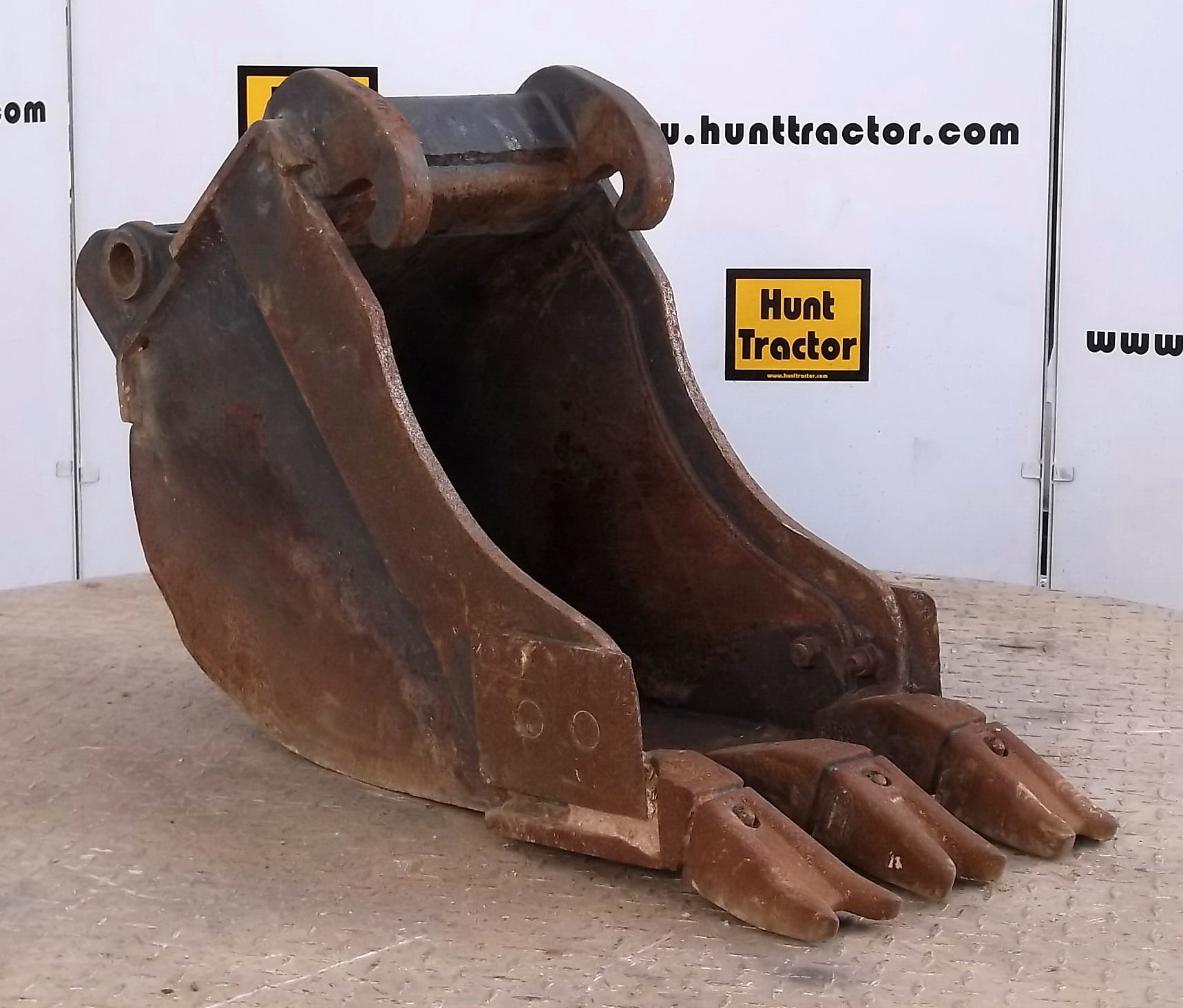 Hunt Tractor Used 12" Class III Bobcat XChange MiniExcavator Bucket