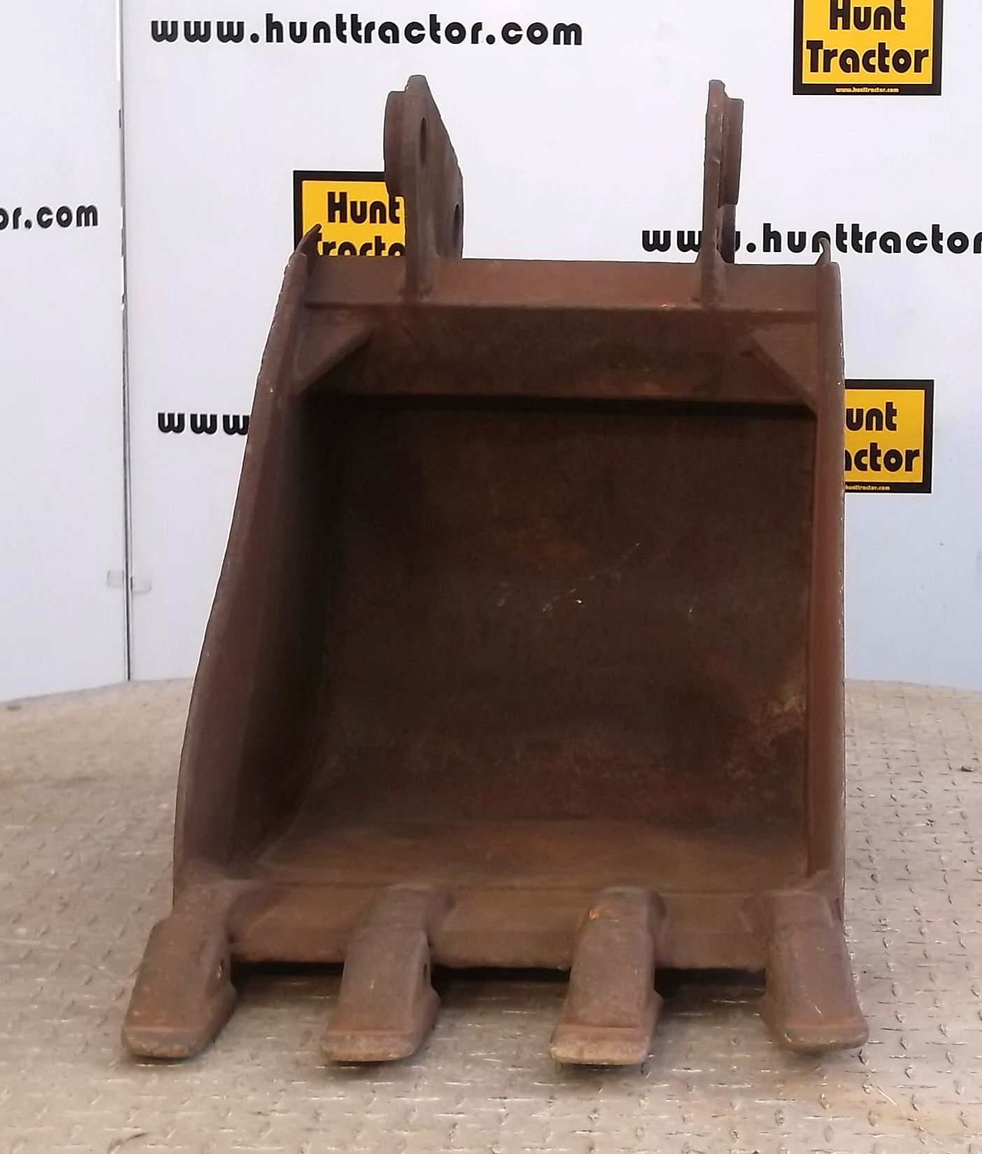 Used 17" Bobcat 909 PinOn Backhoe Bucket For Sale