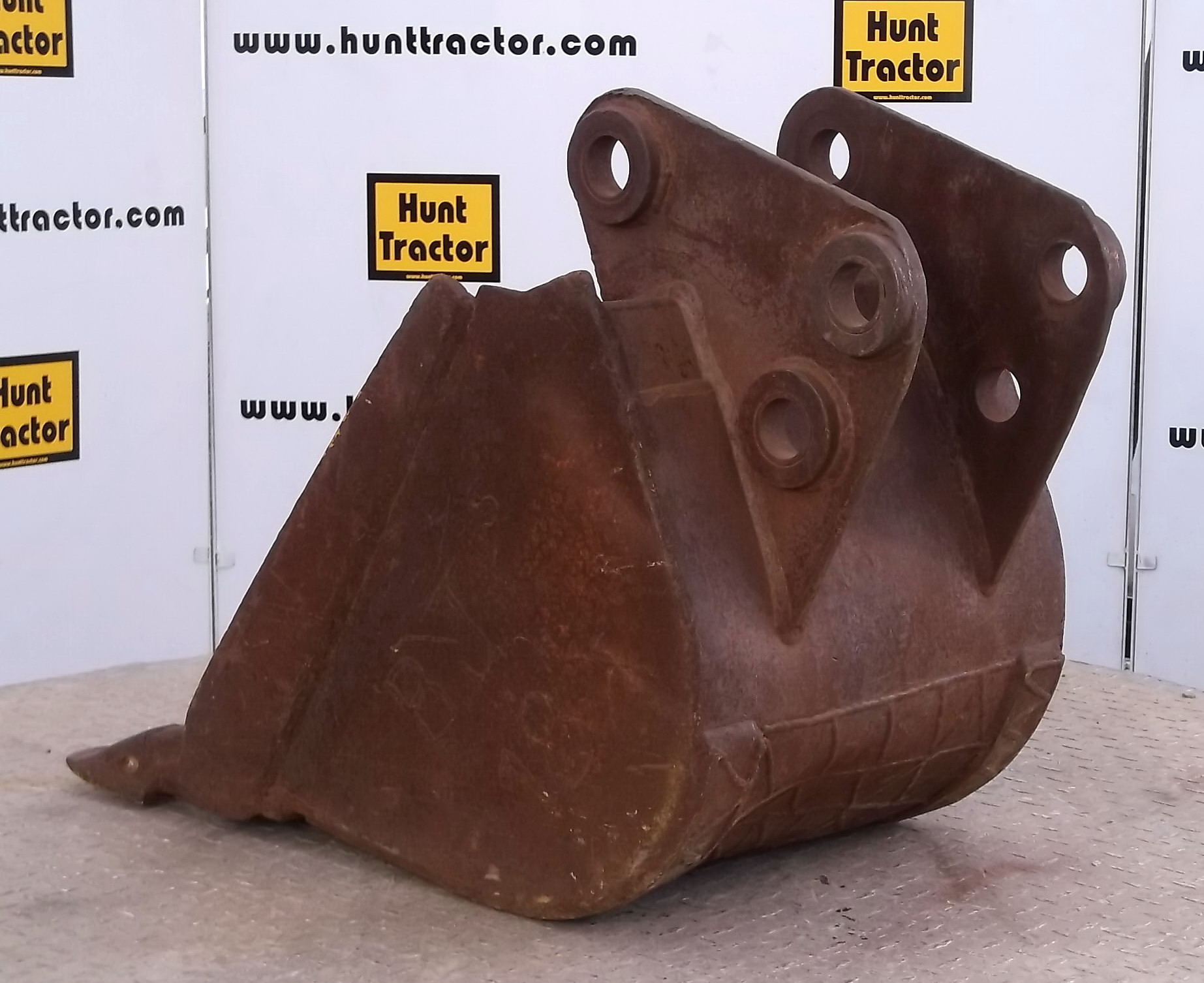 Used 17" Bobcat 909 PinOn Backhoe Bucket For Sale