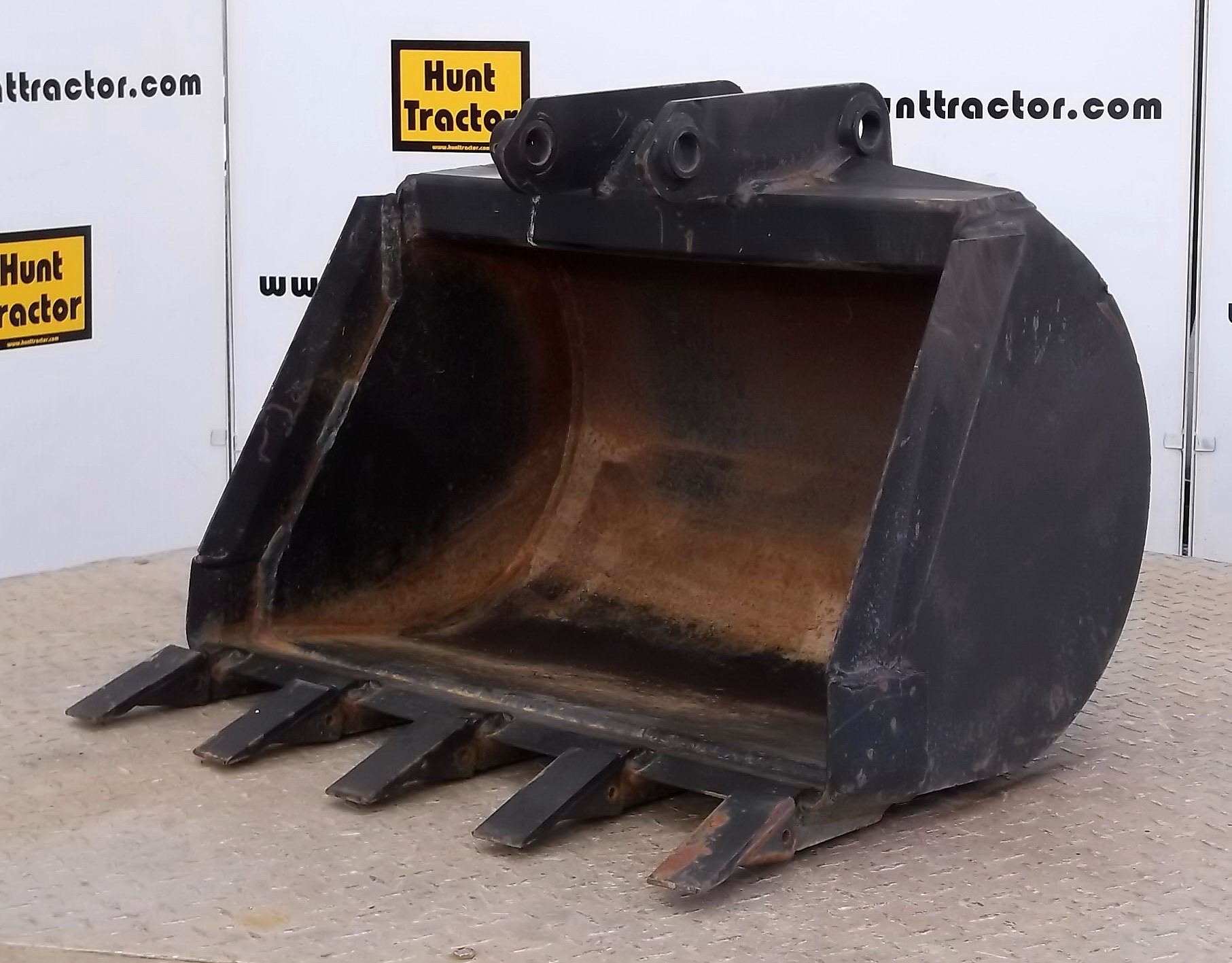 New 25" Massey Ferguson 1580 PinOn Backhoe Bucket For Sale