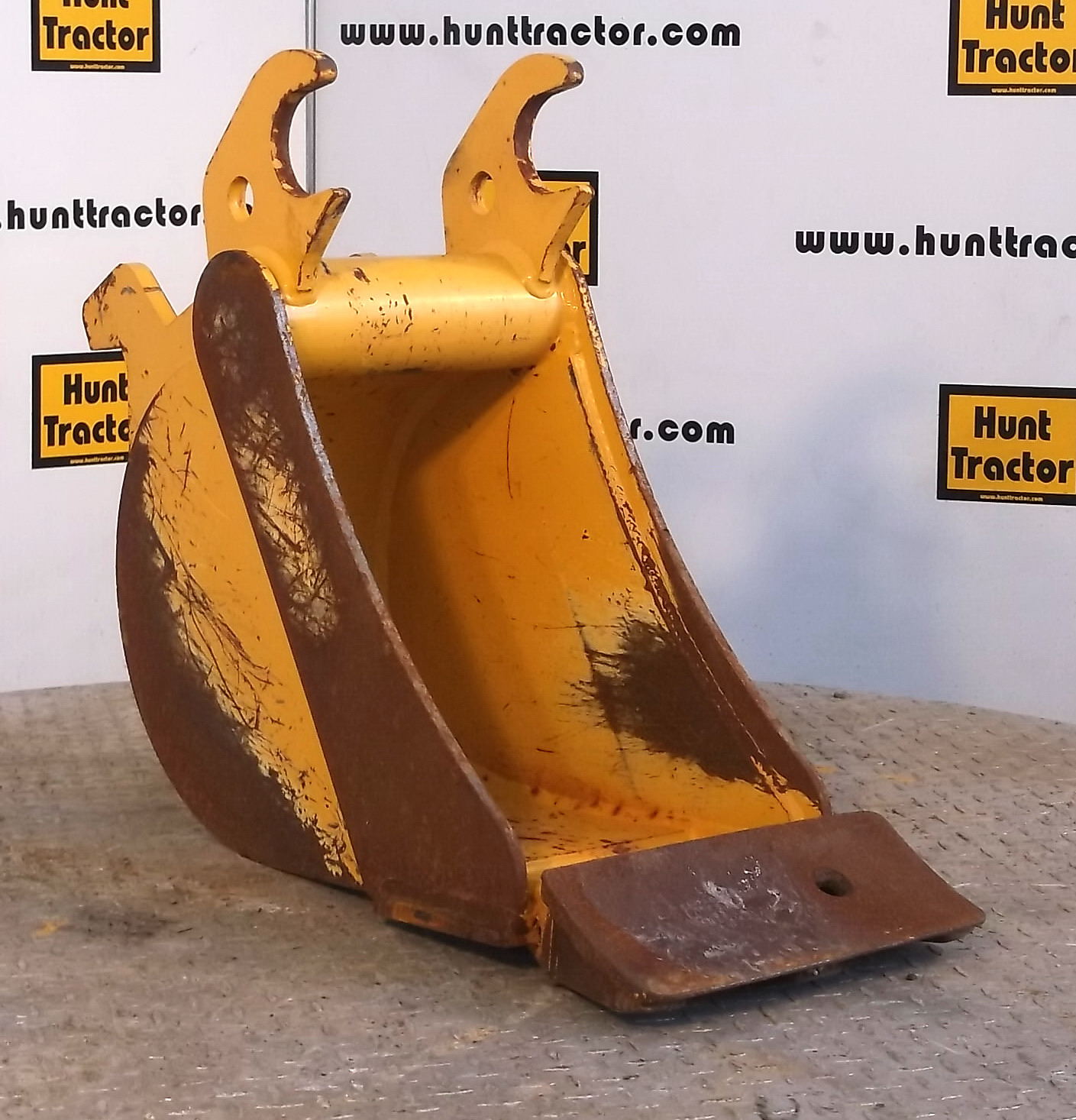 Hunt Tractor Used 12" Hitachi ZX35U John Deere Wedge MiniExcavator