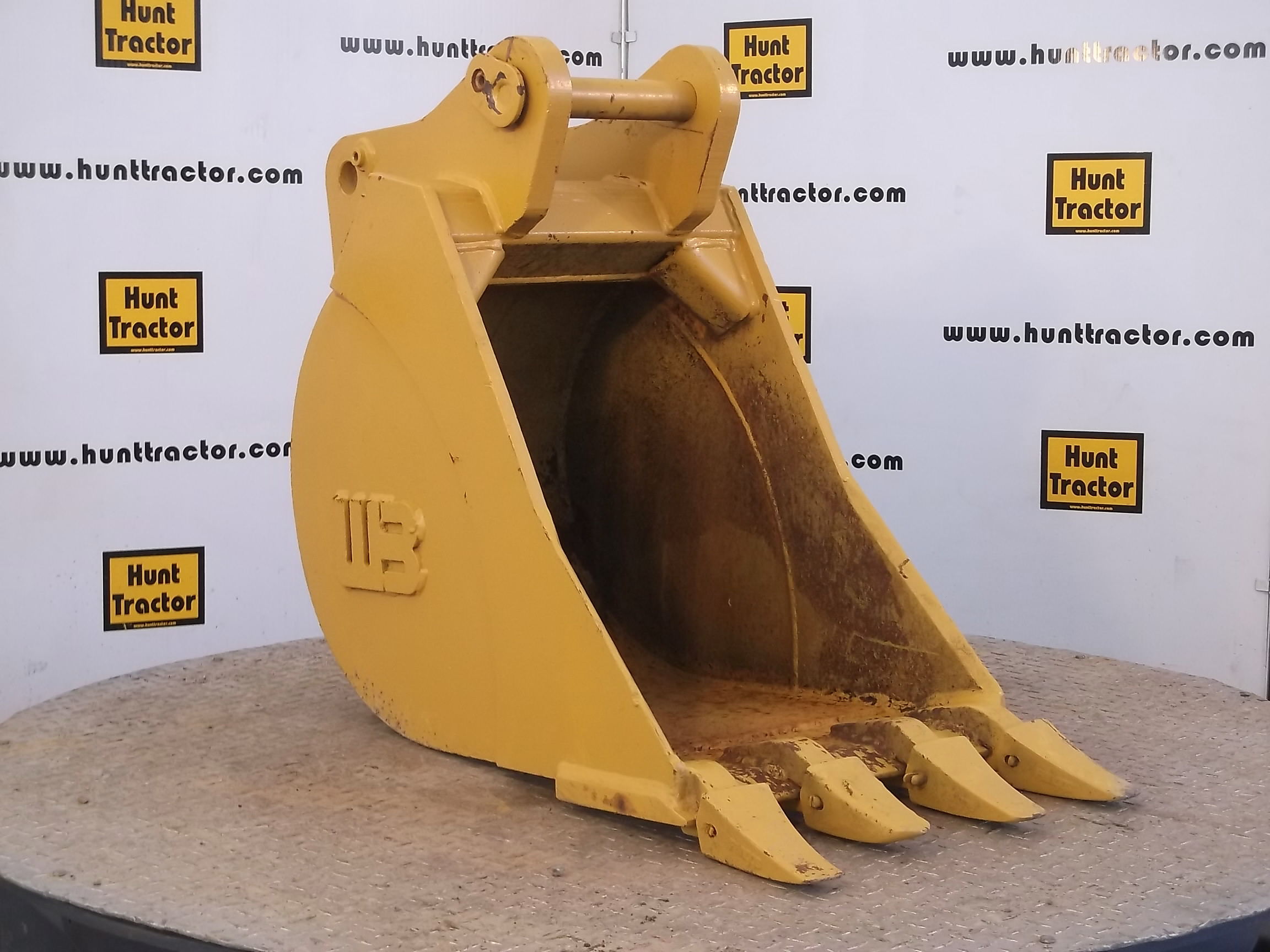 Used 18" John Deere 310J PinOn Backhoe Bucket For Sale