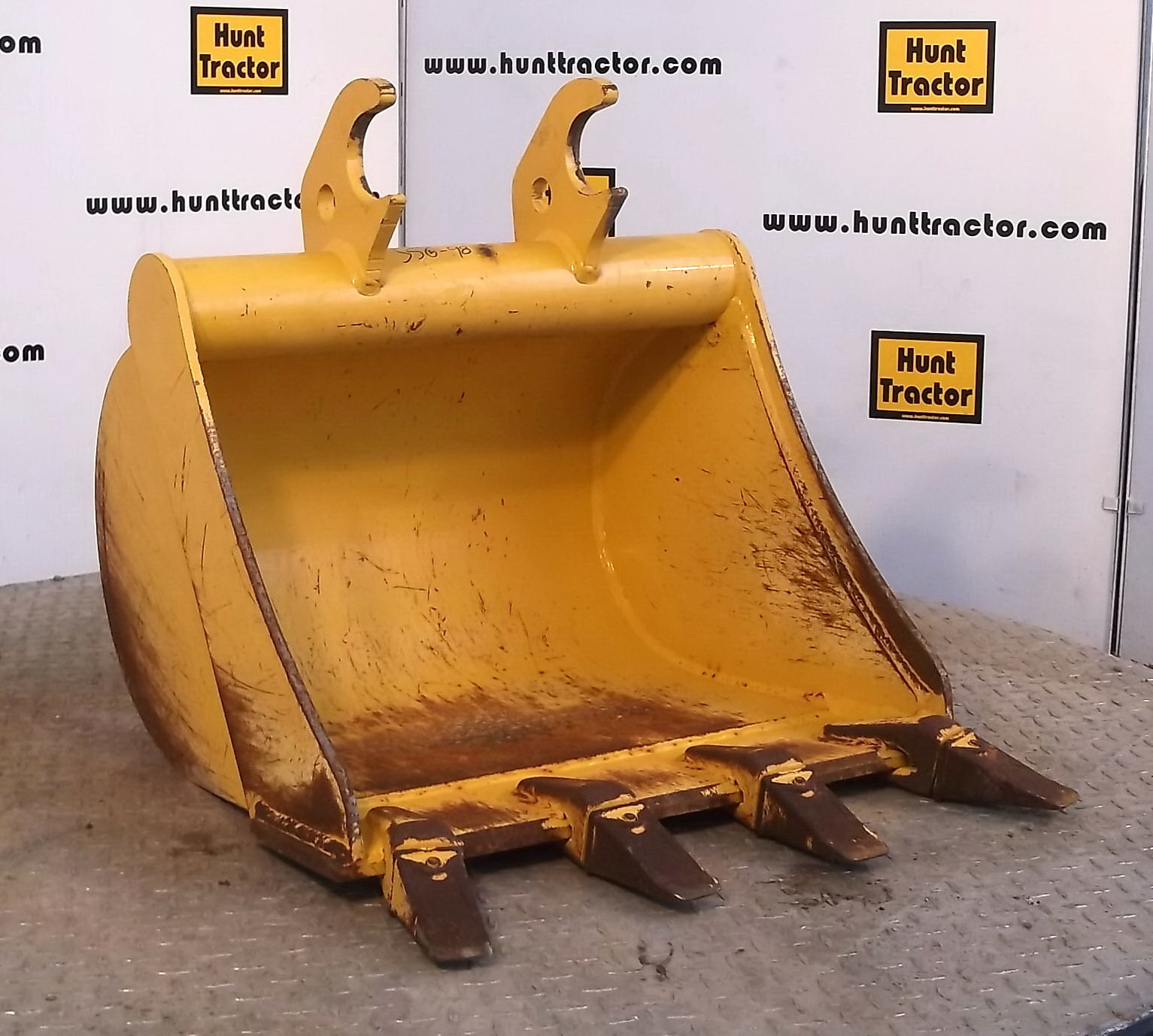 Hunt Tractor Used 24" John Deere 35C ZTS John Deere Wedge Mini