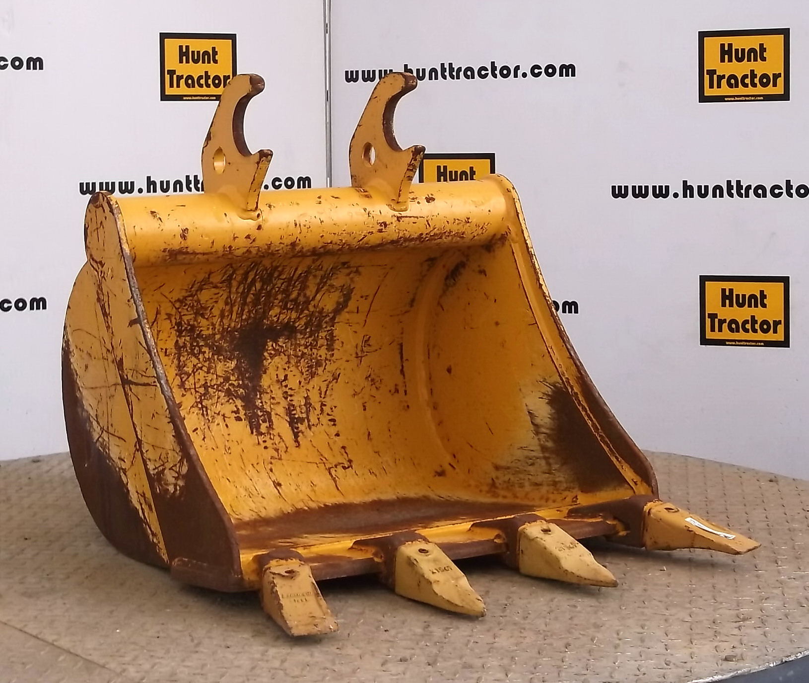 Hunt Tractor Used 24" John Deere 35D John Deere Wedge MiniExcavator