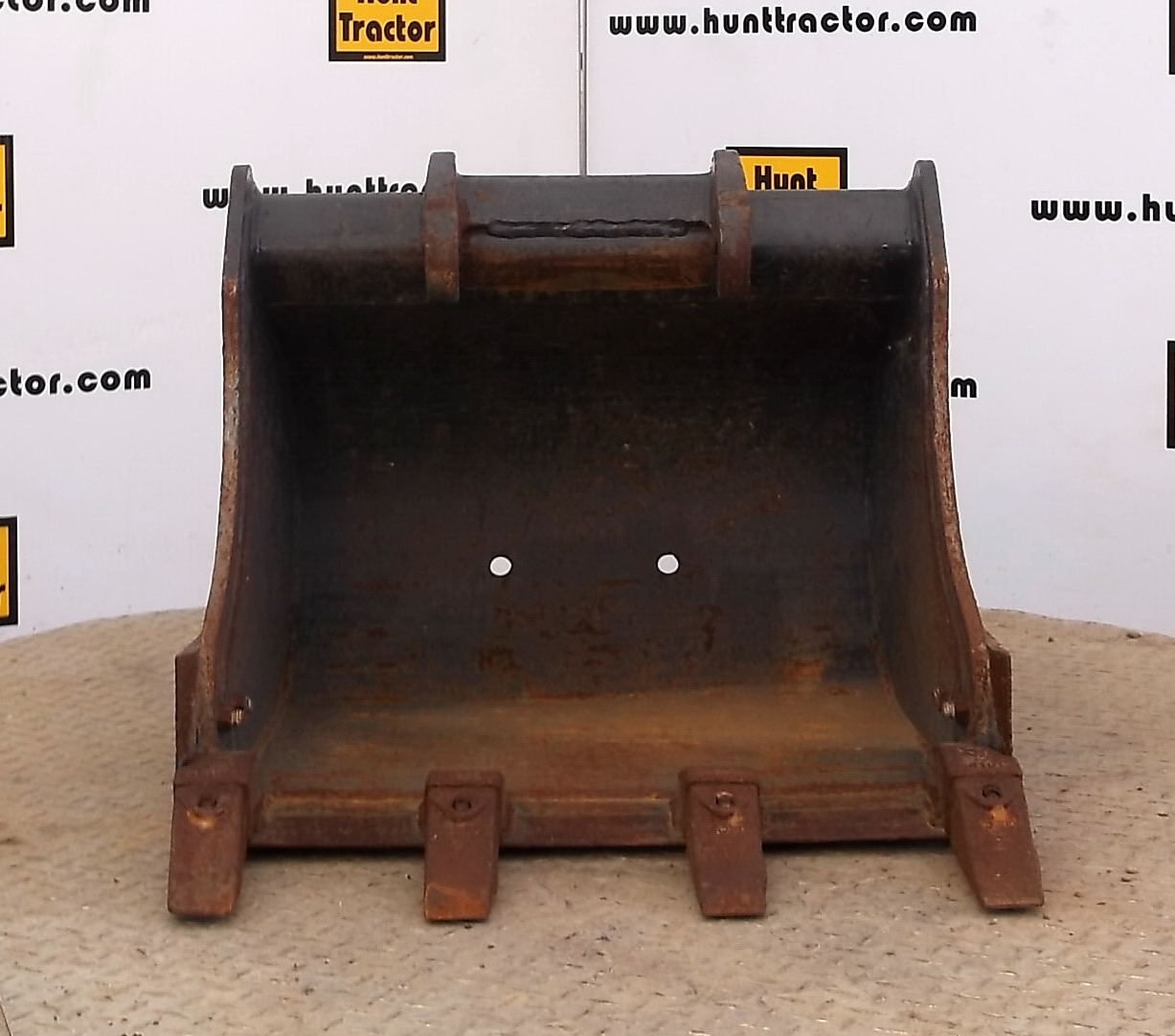 Hunt Tractor Used 24" Bobcat 329 Bobcat XChange Class III Mini