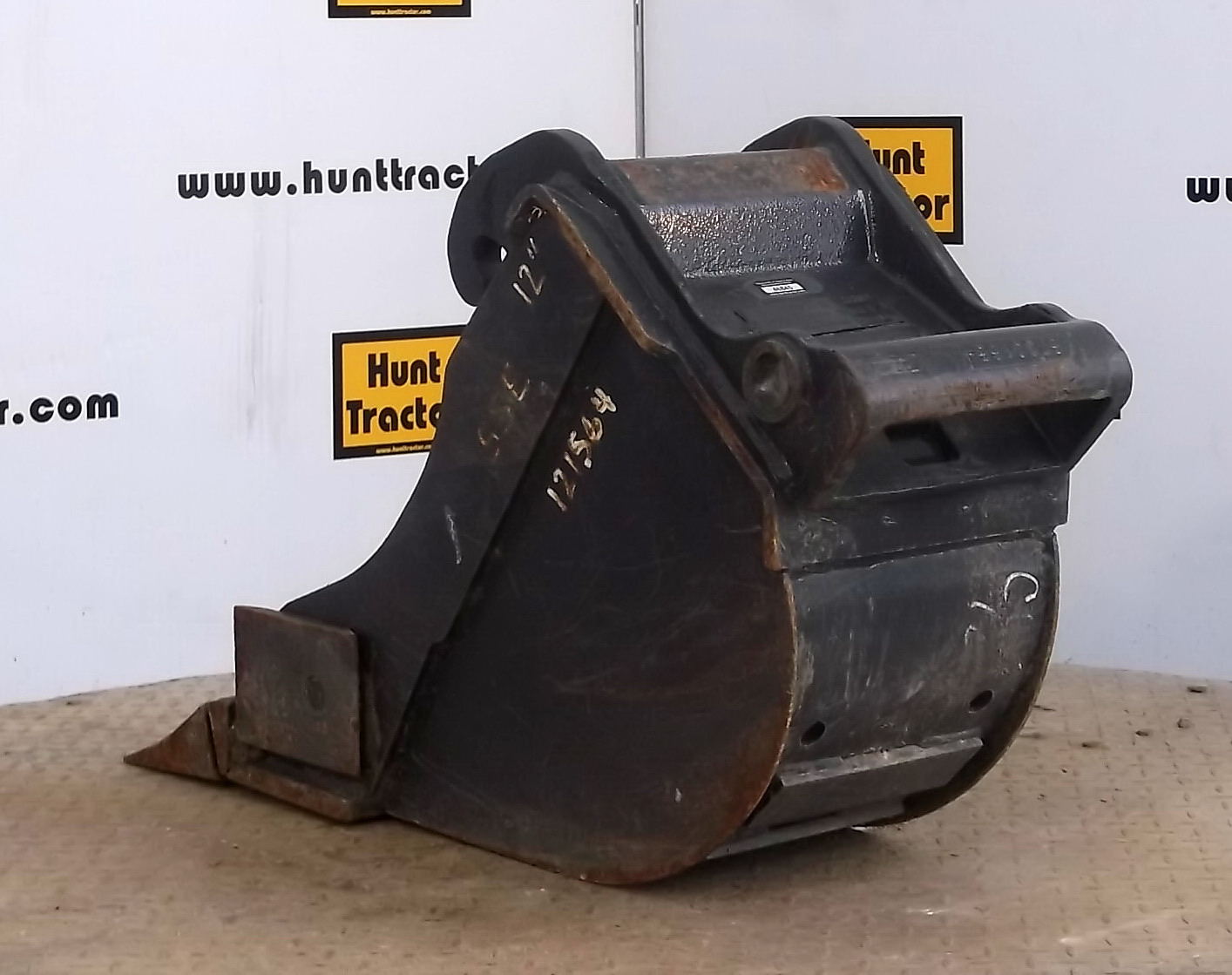 hunt-tractor-used-12-bobcat-e42-bobcat-x-change-class-iii-mini