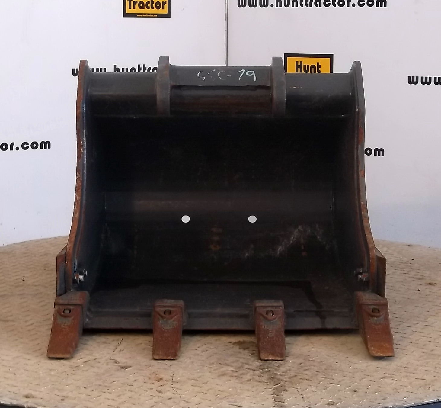 Used 24 Bobcat 331 Bobcat X Change Class III Mini Excavator Bucket used-24-bobcat-331-bobcat-x-change-class-iii-mini-excavator-bucket