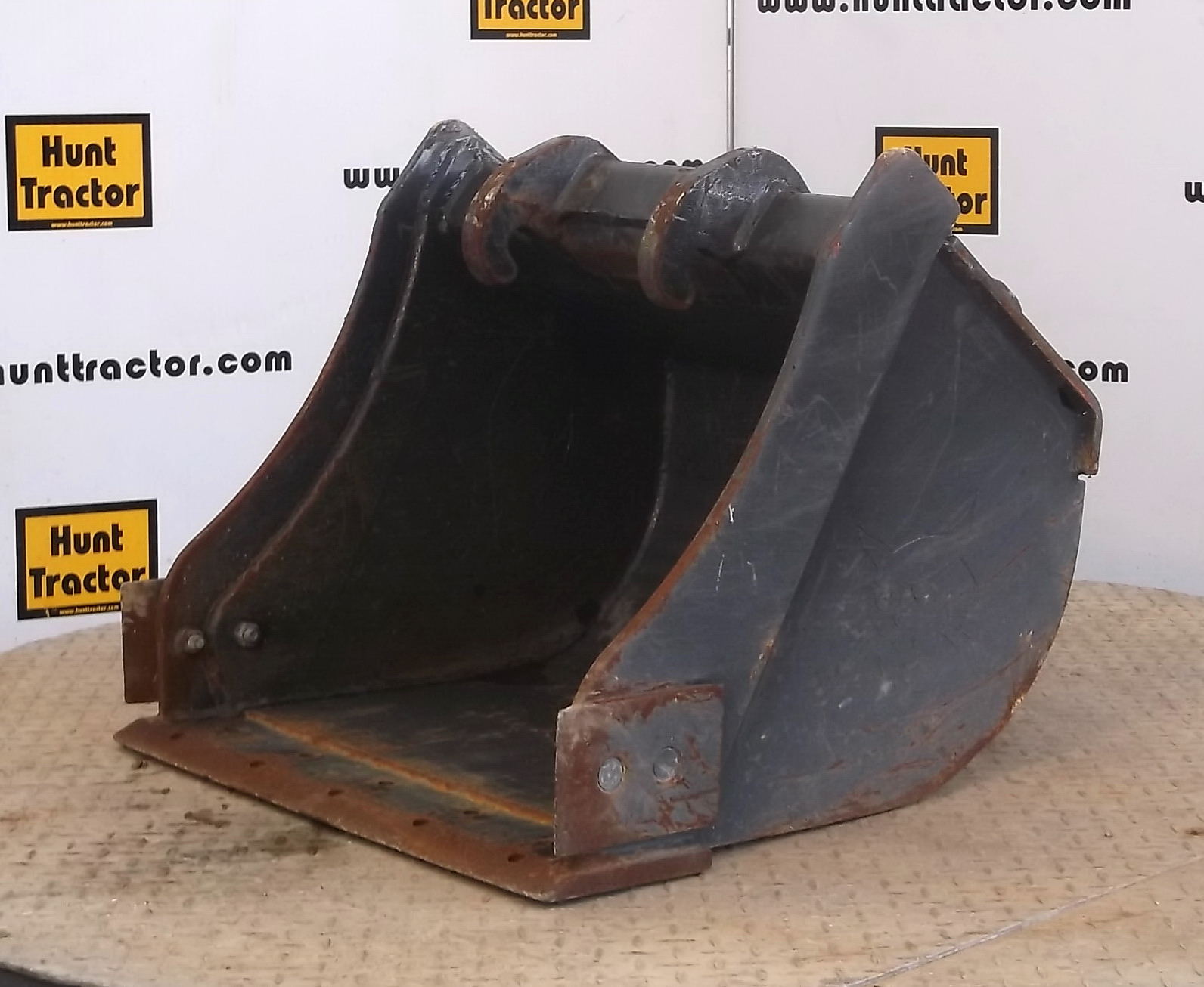 Hunt Tractor Used 24" Bobcat E42 Bobcat XChange Class III Mini