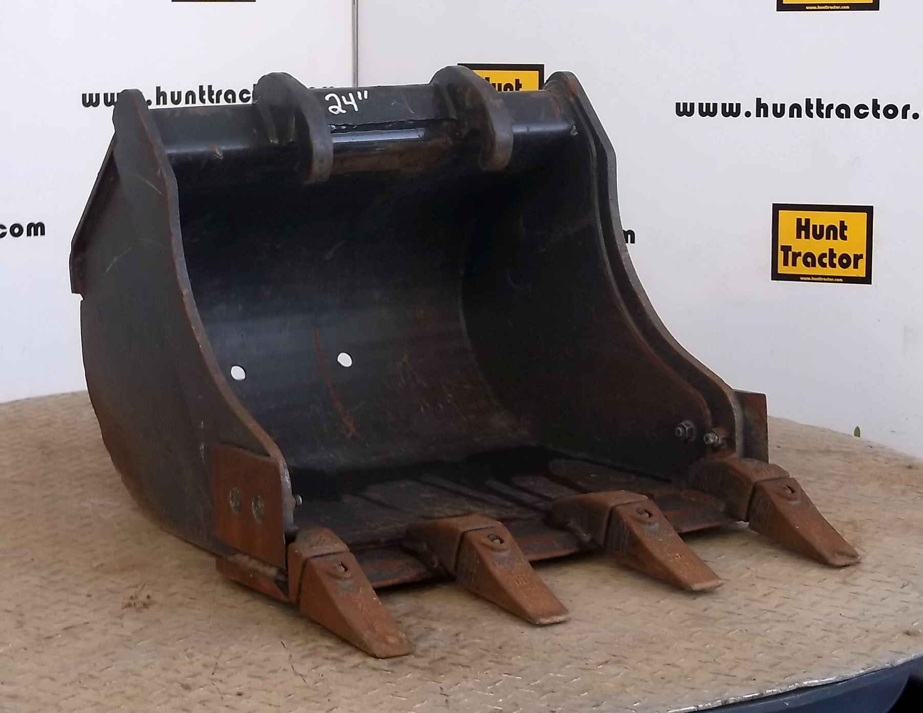 Hunt Tractor Used 24" Bobcat 331E Bobcat XChange Class III Mini