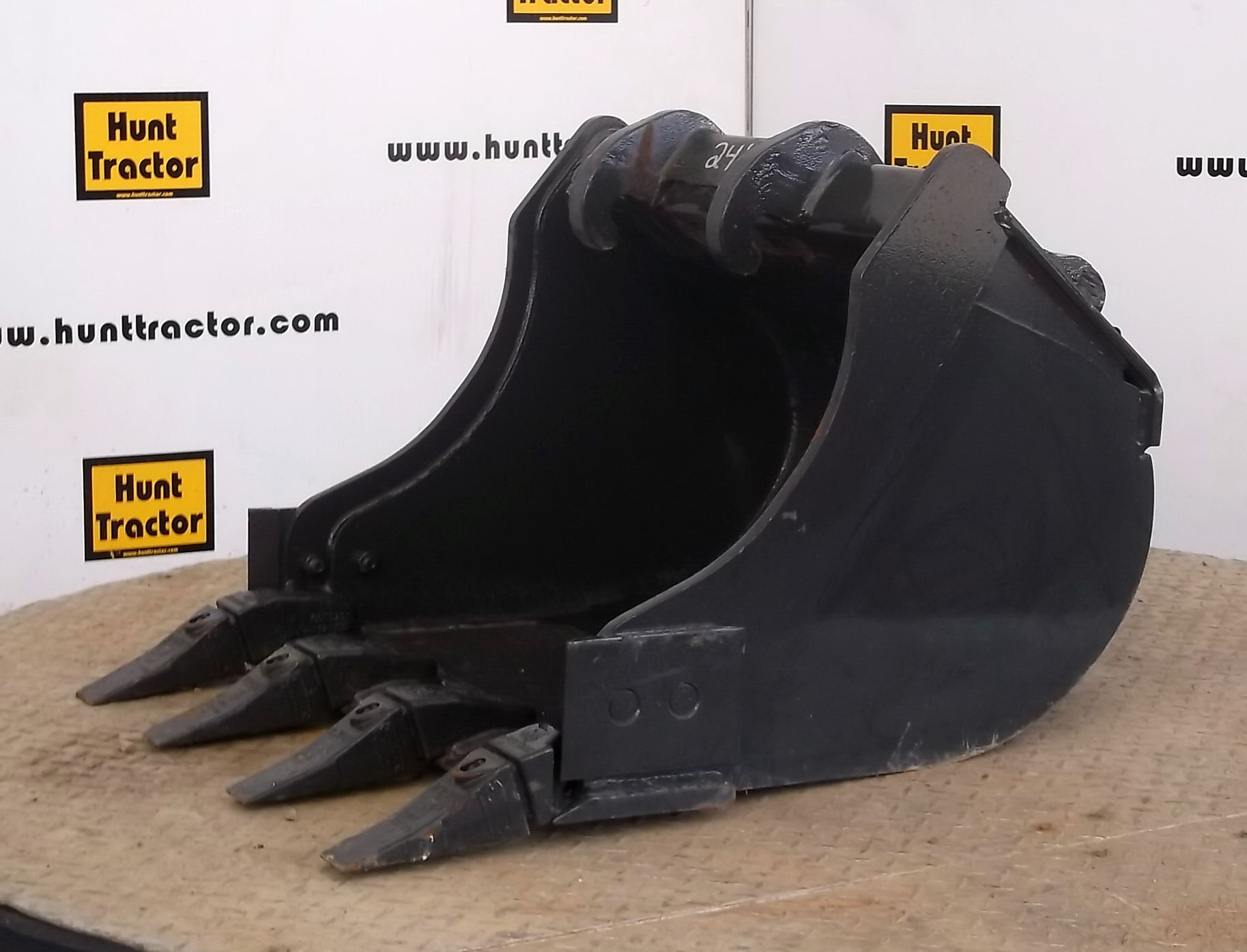 Hunt Tractor New 24" Bobcat 331 Bobcat XChange Class III Mini