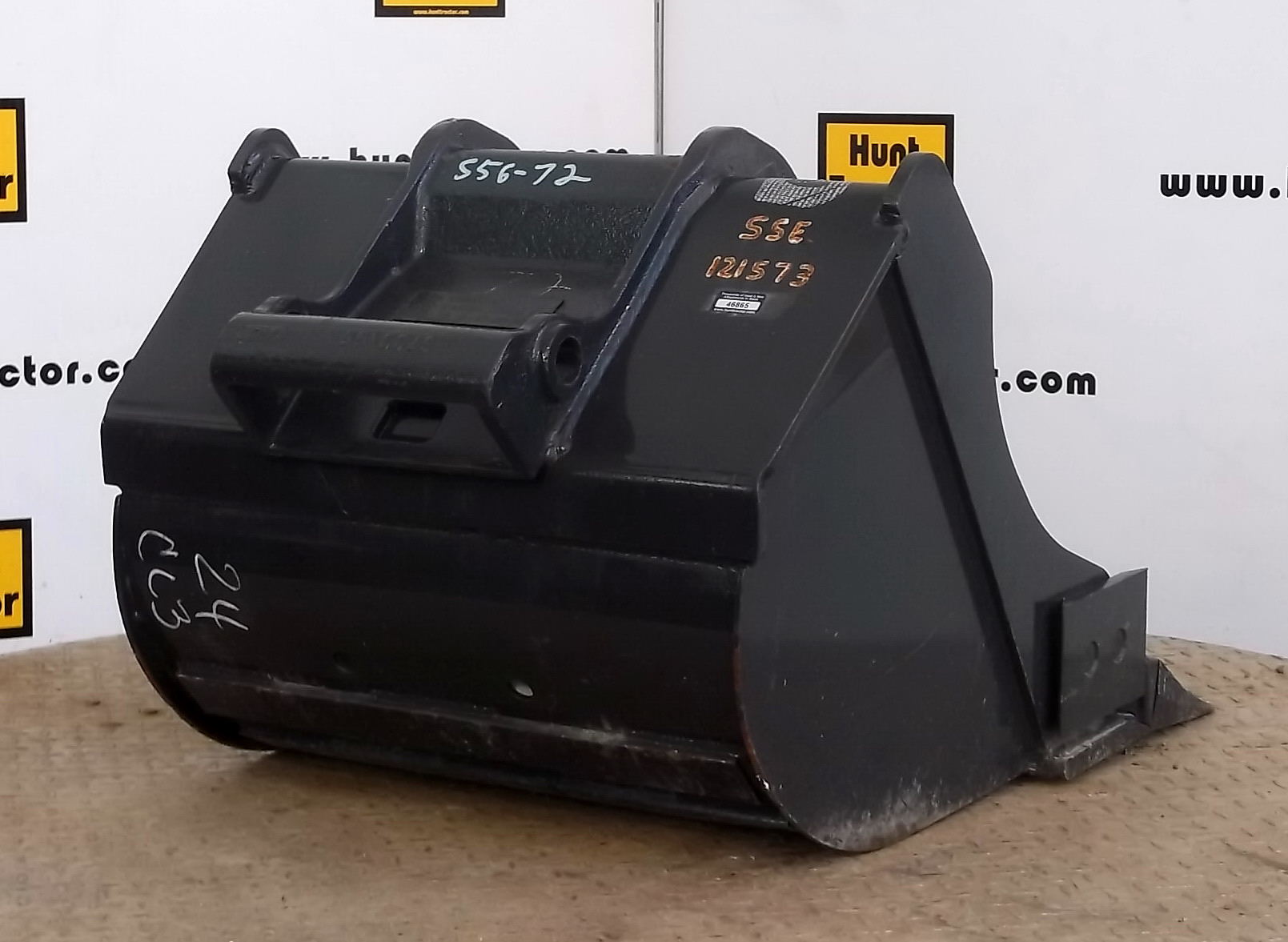 Hunt Tractor New 24" Bobcat 331 Bobcat XChange Class III MiniExcavator Bucket For Sale