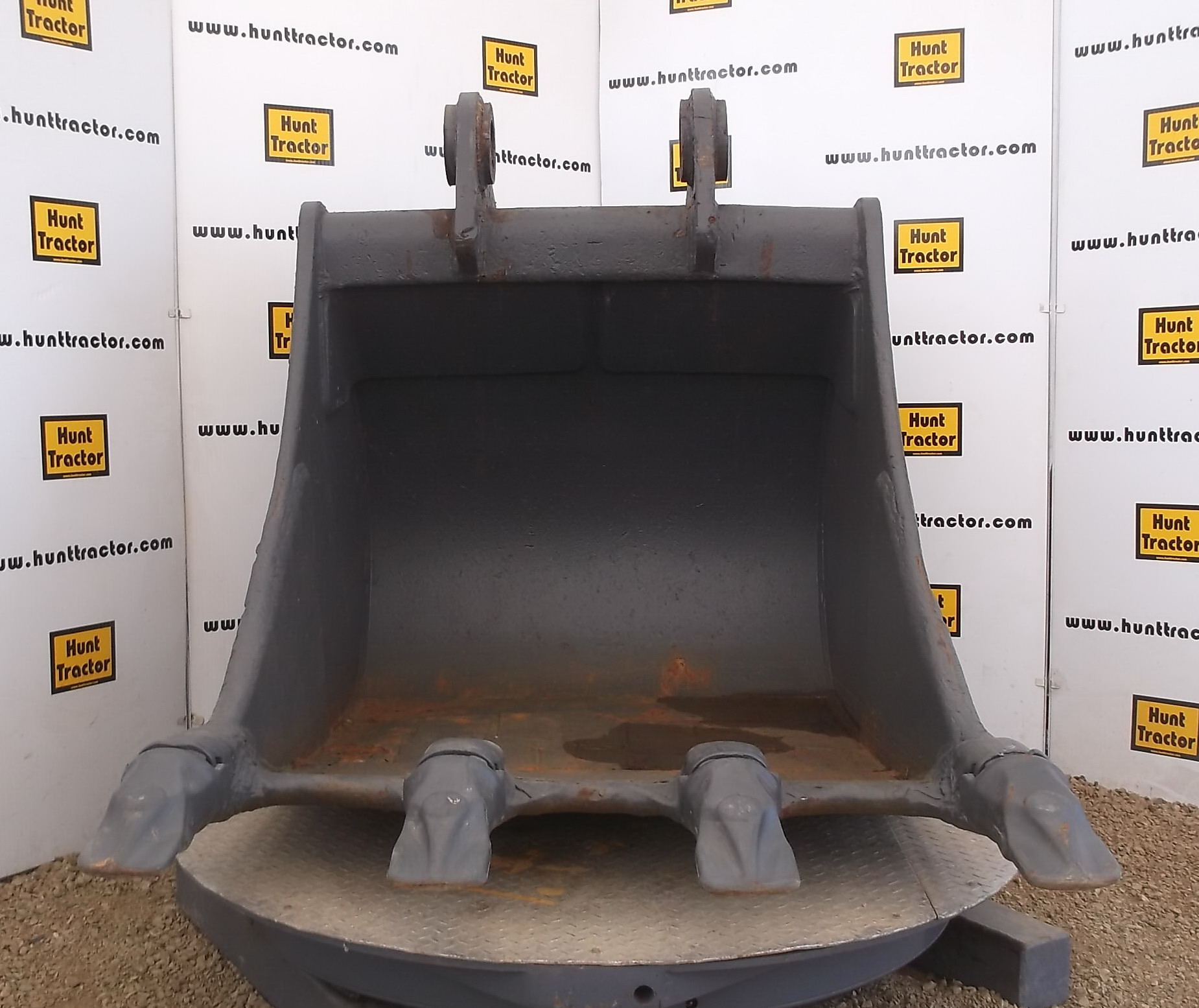 Used 52" Komatsu PC4007 PinOn Excavator Bucket For Sale
