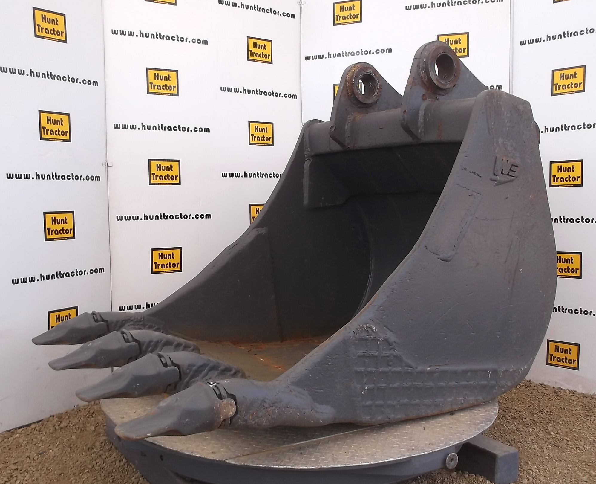 Used 52" Komatsu PC4007 PinOn Excavator Bucket For Sale
