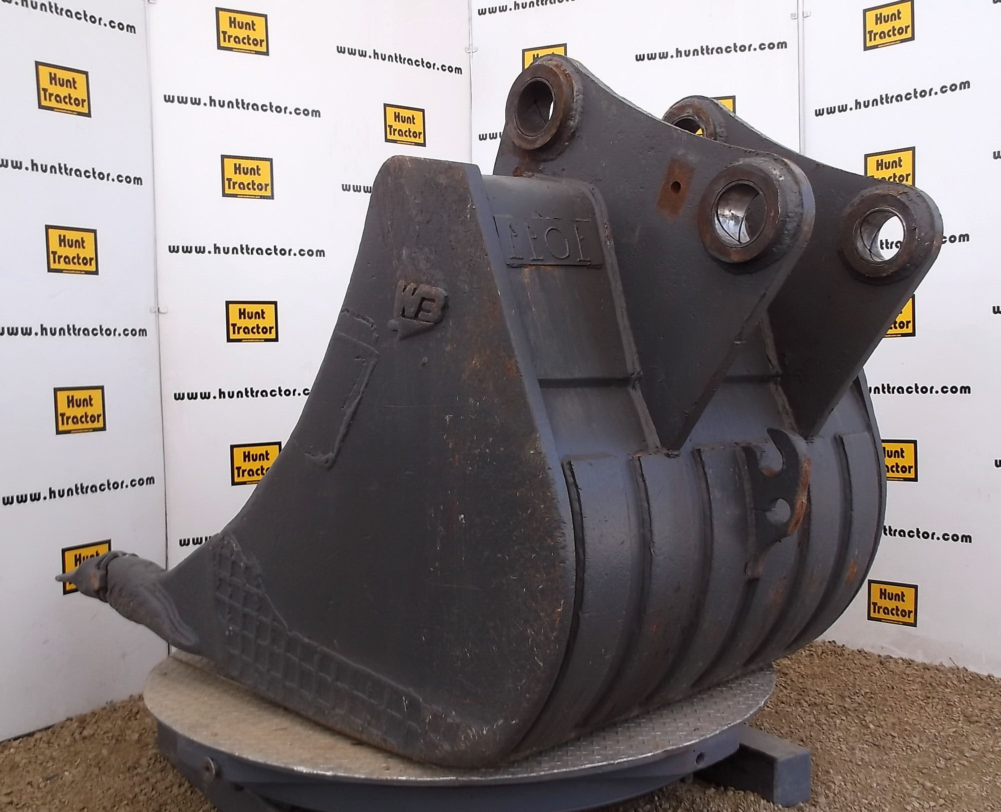 Used 52" Komatsu PC4007 PinOn Excavator Bucket For Sale