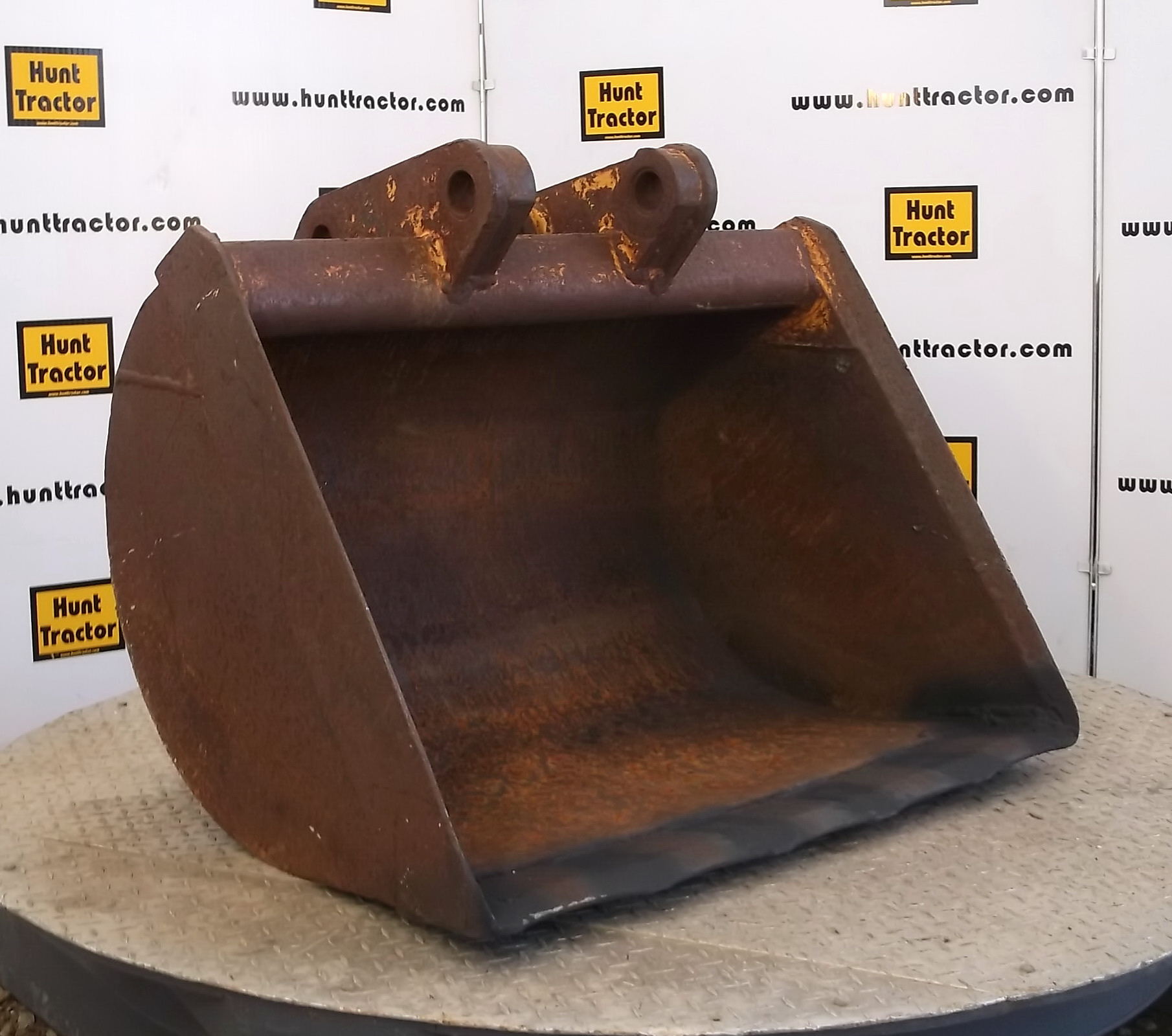 Used 36" John Deere 310A PinOn Backhoe Bucket For Sale