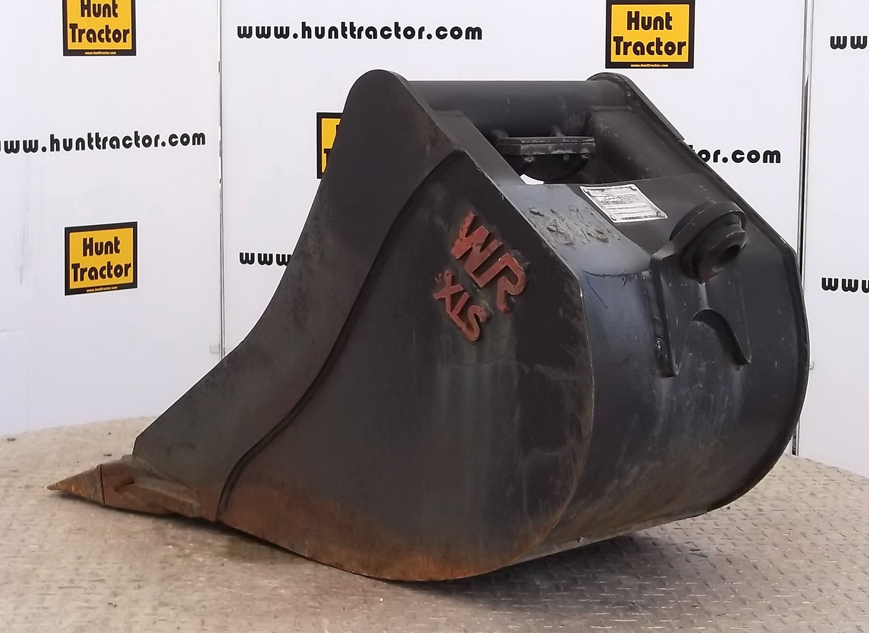 Hunt Tractor New 18" 1/8 Yd WainRoy XLS MiniExcavator Bucket For Sale