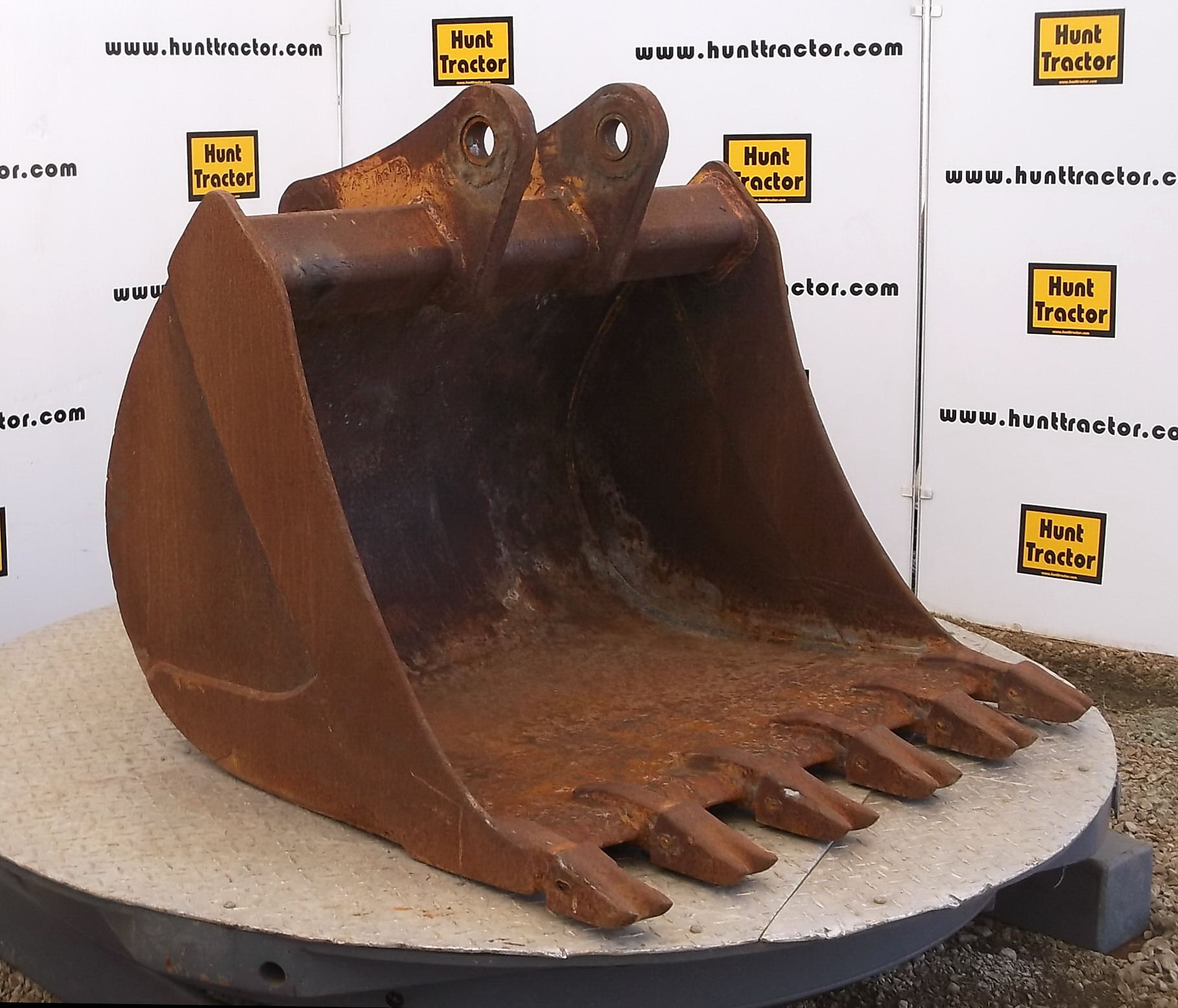 Used 36" John Deere 310E PinOn Backhoe Bucket For Sale