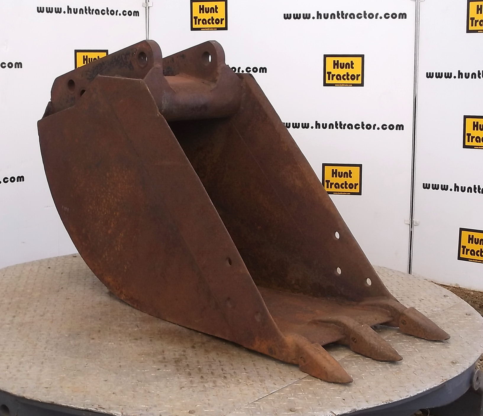 Used 18" Ford 3400 PinOn Backhoe Bucket For Sale