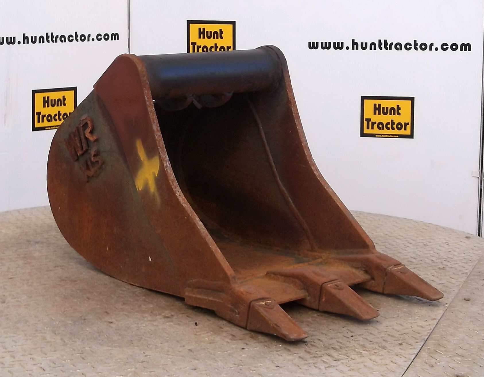 Hunt Tractor Used 16" 1/8 Yd WainRoy XLS MiniExcavator Bucket For Sale