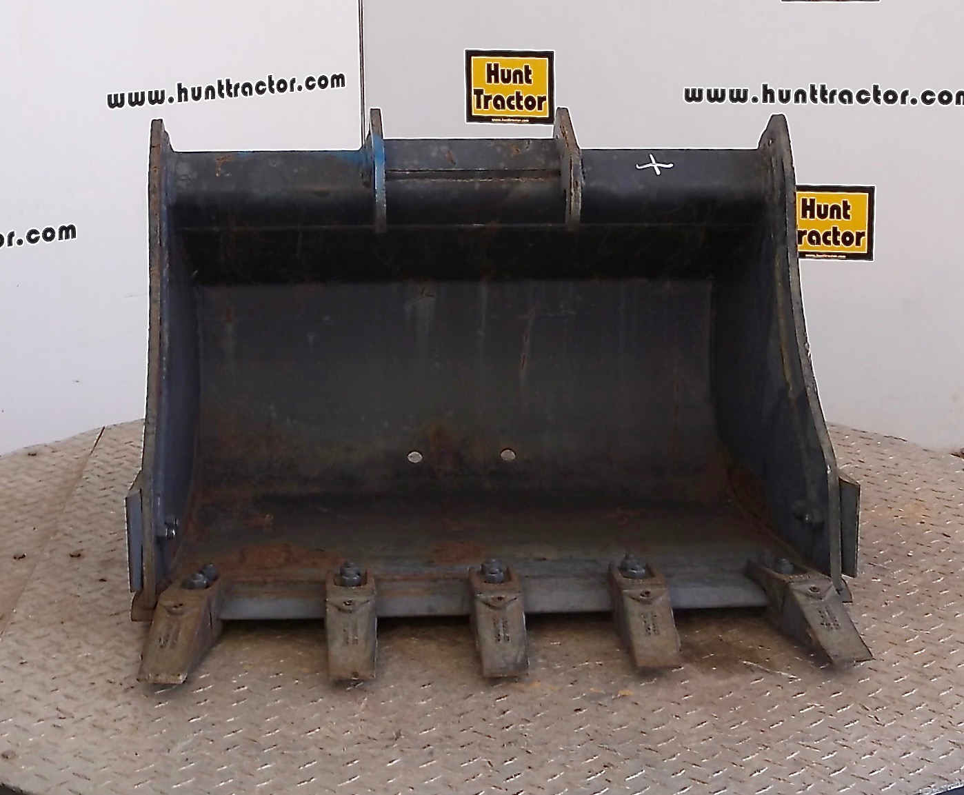 New 30" Bobcat 329 Bobcat XChange Class III MiniExcavator Bucket For Sale