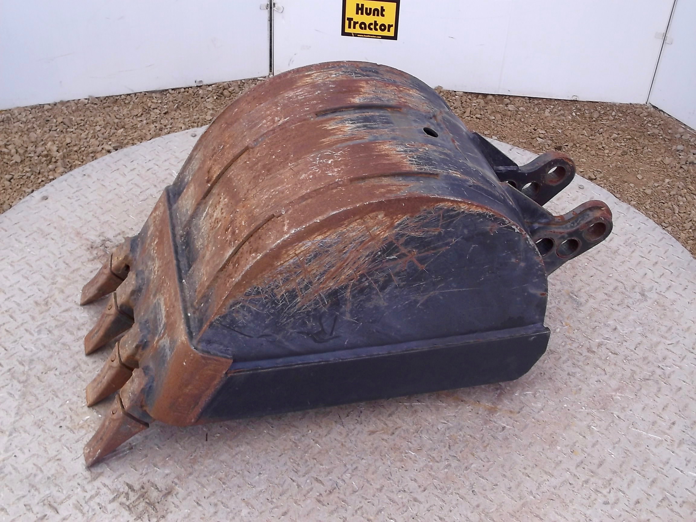 Used 16" Bradco 600 Series PinOn Backhoe Bucket For Sale