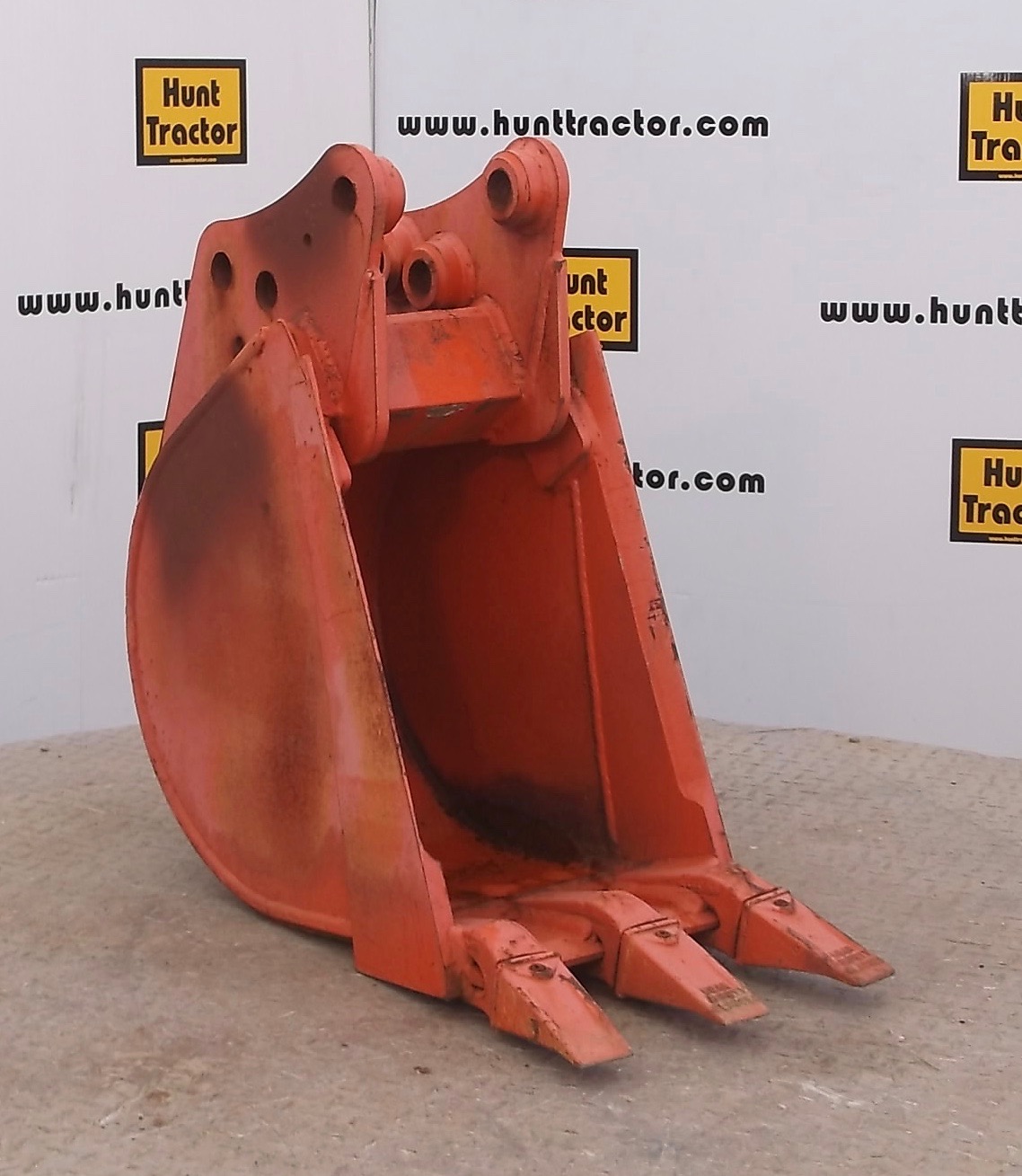 Hunt Tractor New 12" Kubota U25 PinOn MiniExcavator Bucket For Sale