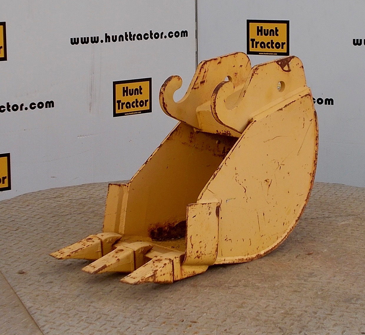 Hunt Tractor New 12" Terramite T7 Terramite Q/C Backhoe Bucket For Sale