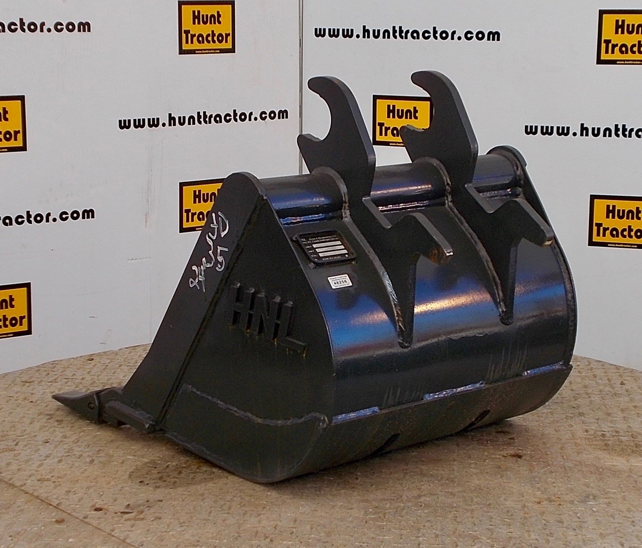 New 24" John Deere 35 ZTS John Deere Wedge MiniExcavator Bucket For Sale