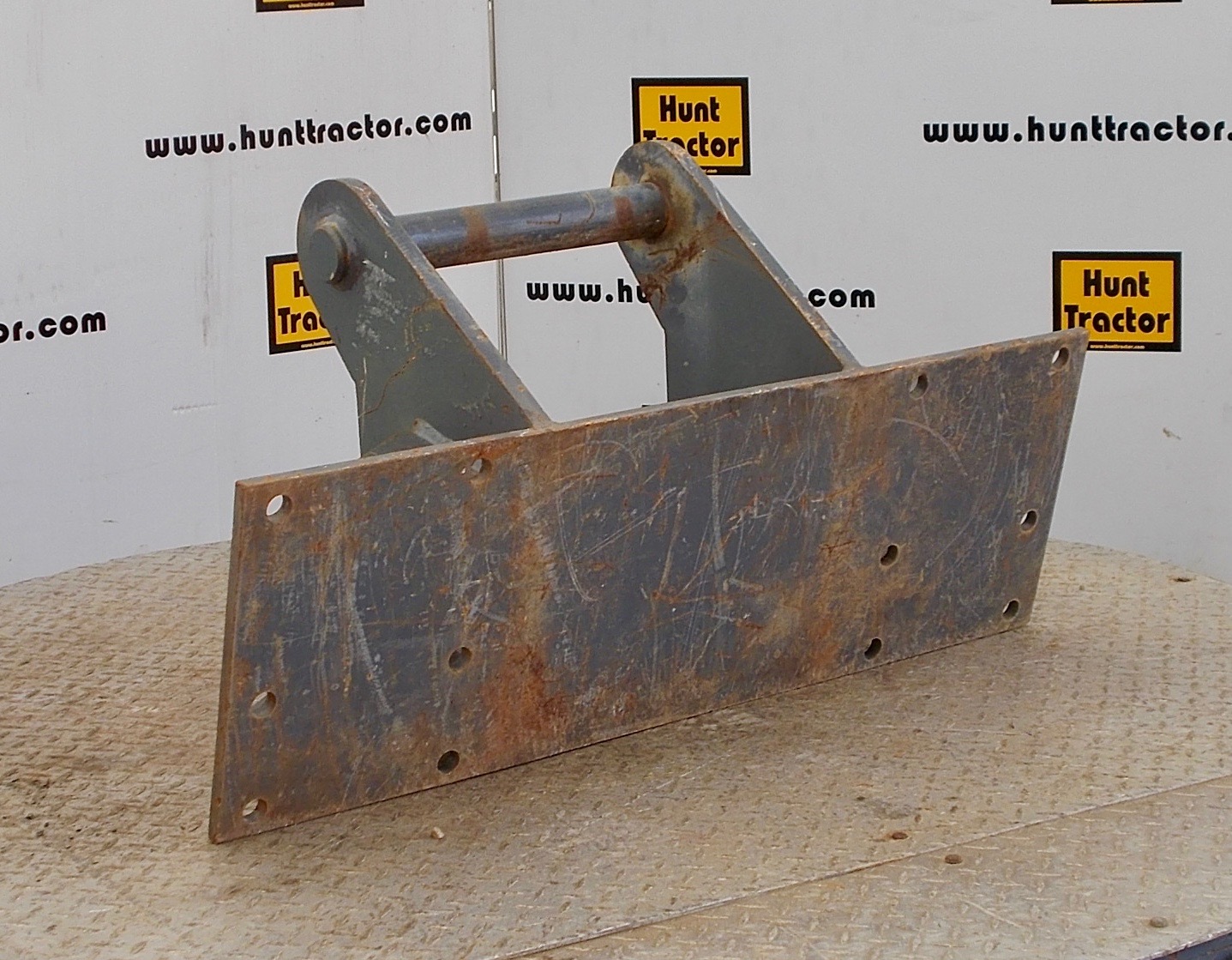 New Gehl . Adapter Plate For Sale