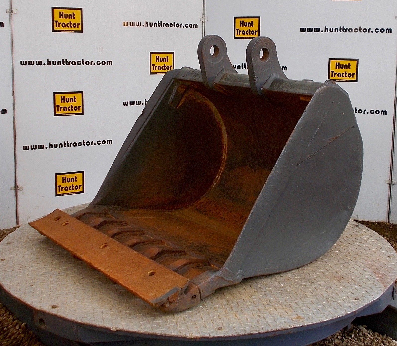 Used 36 Case 580L Pin On Backhoe Bucket For Sale