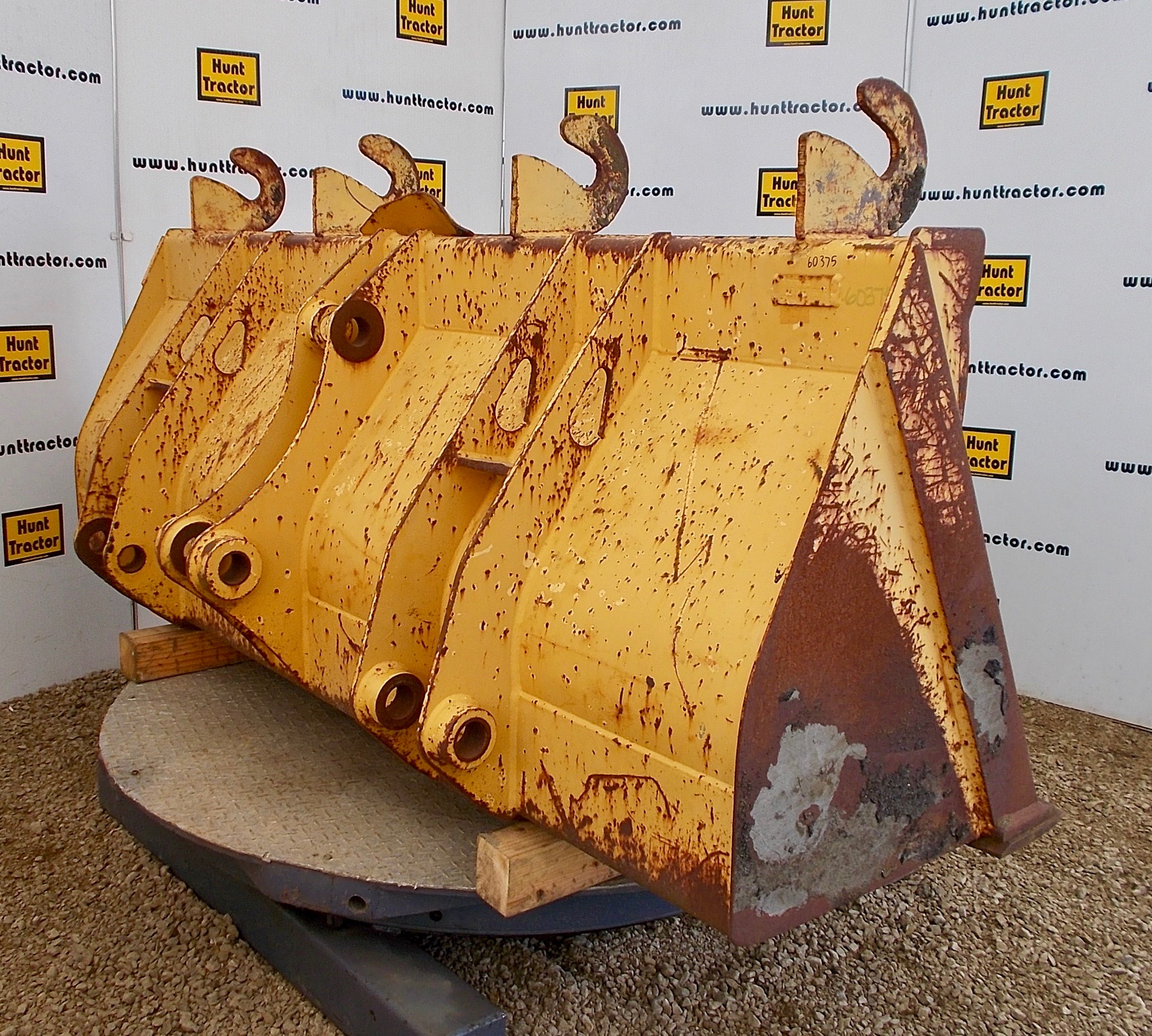 Used 86" John Deere 310E PinOn General Purpose Loader Bucket For Sale