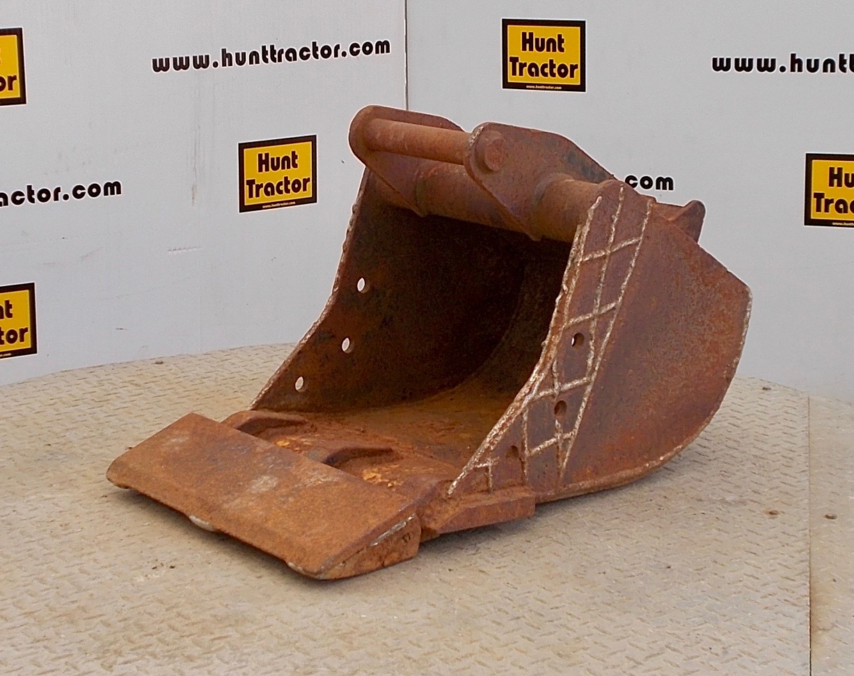 Used 18" Kubota KX151 Kubota SinglePin MiniExcavator Bucket For Sale
