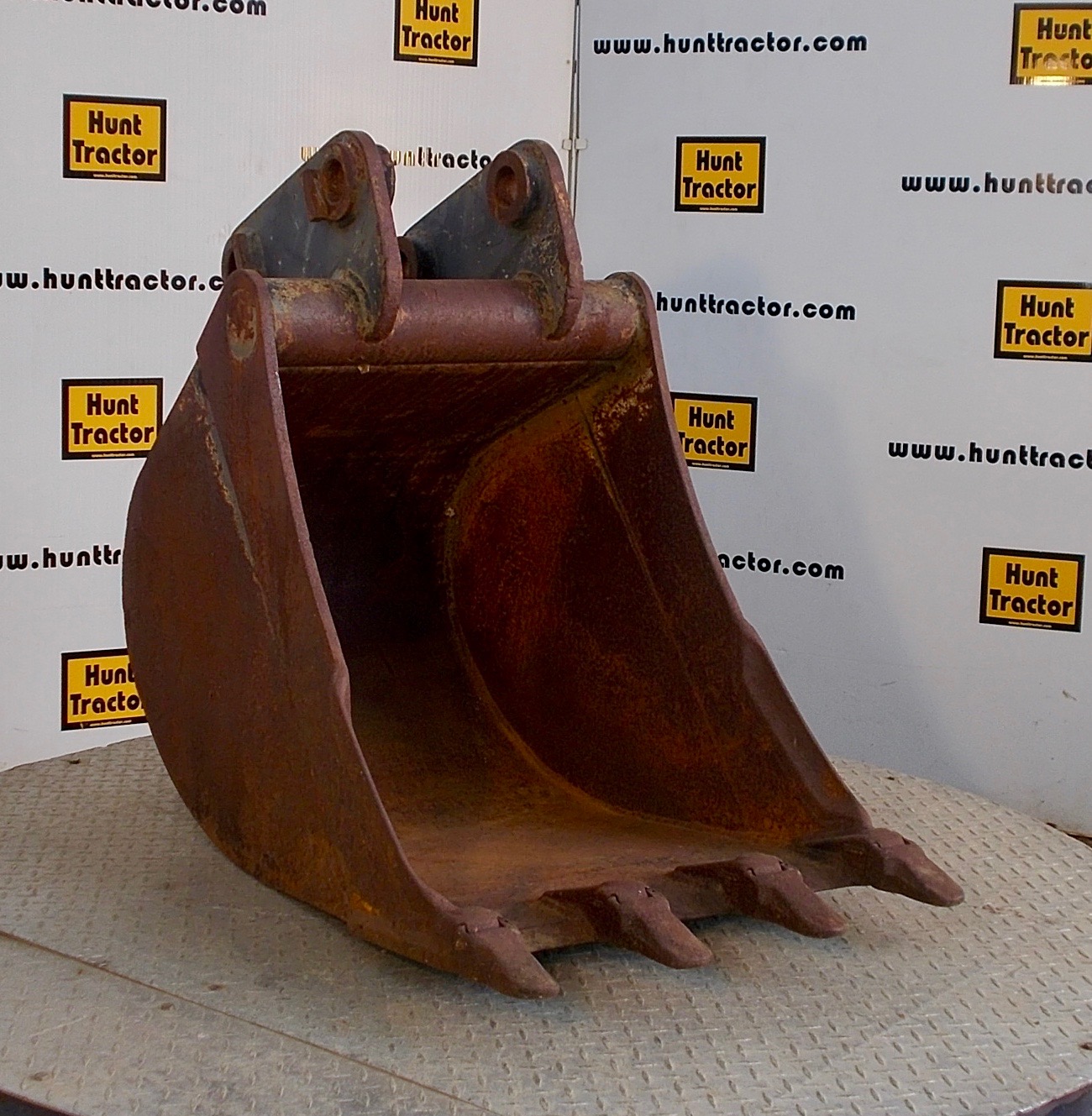 Used 24" Bobcat 442 PinOn Excavator Bucket For Sale