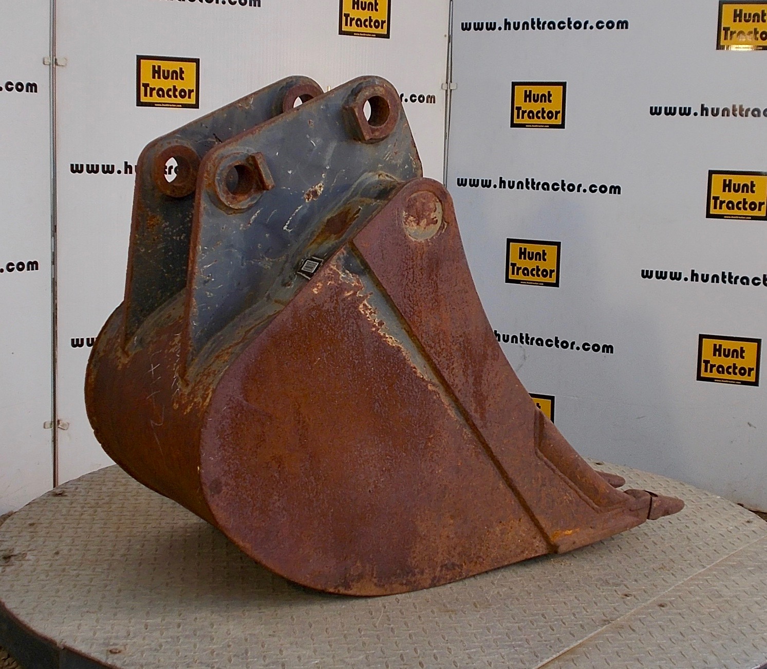 Used 24" Bobcat 442 PinOn Excavator Bucket For Sale