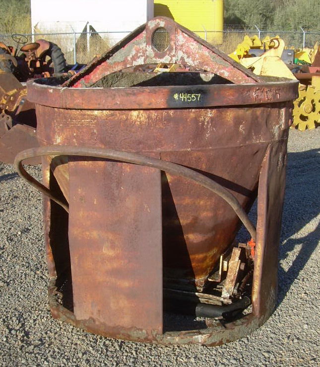 Hunt Tractor Used 1 Yard Concrete Bucket For Sale
