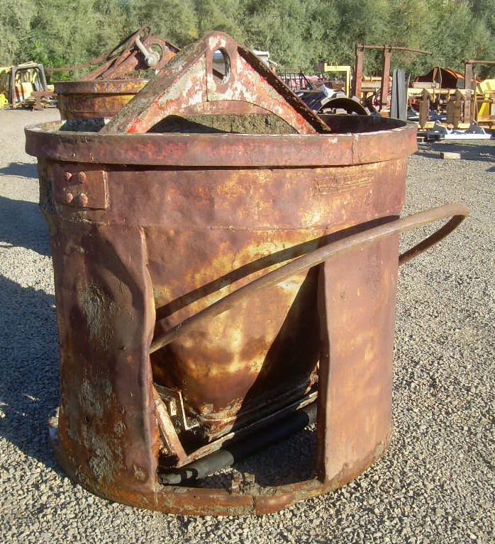 Hunt Tractor Used 1 Yard Concrete Bucket For Sale